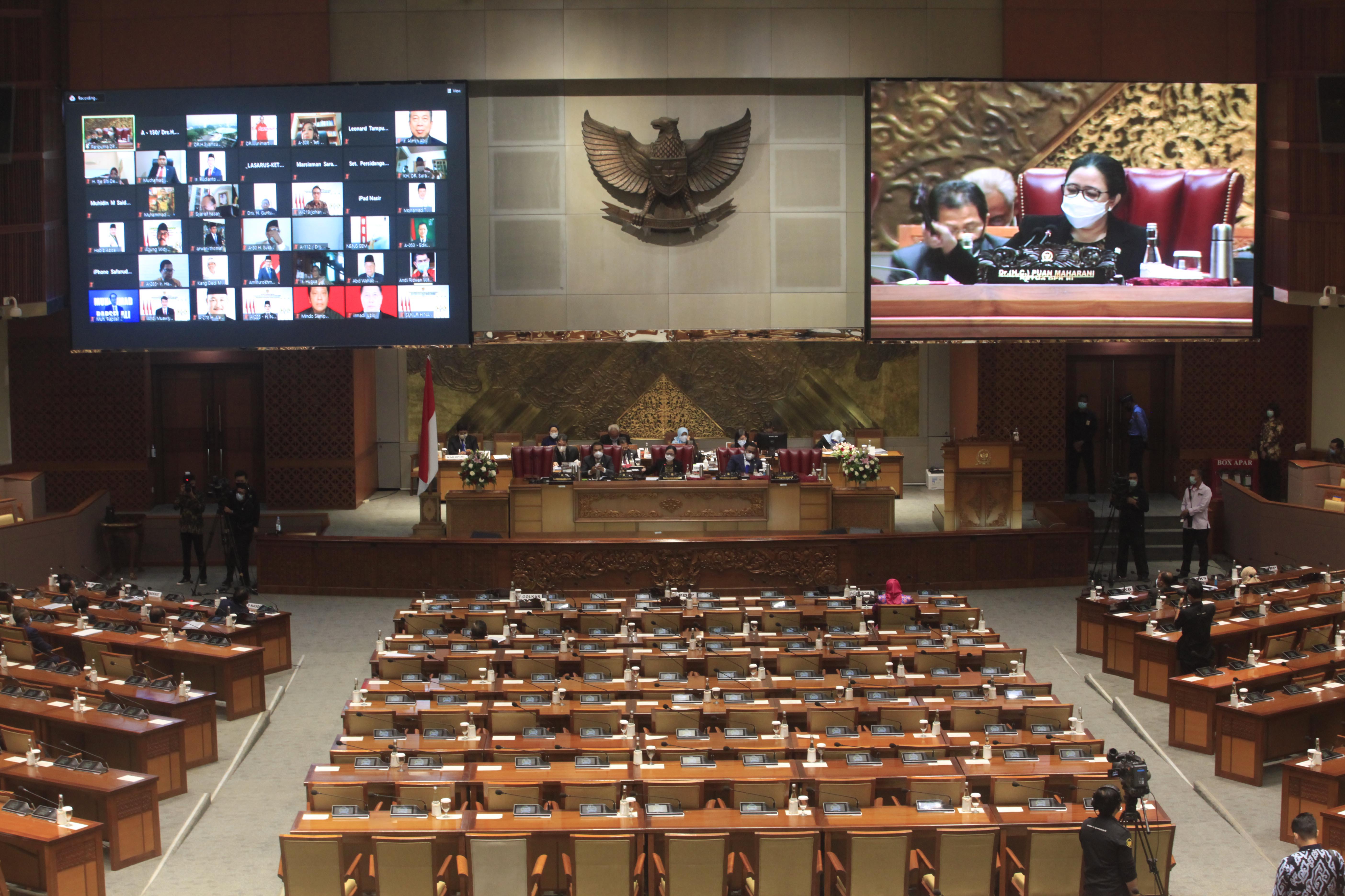 Menjelang Rapat Paripurna DPR mengenai pembahasan RUU Perlindungan Data Pribadi di Kompleks Parlemen, Senayan, Jakarta, Selasa (29/9/2021).