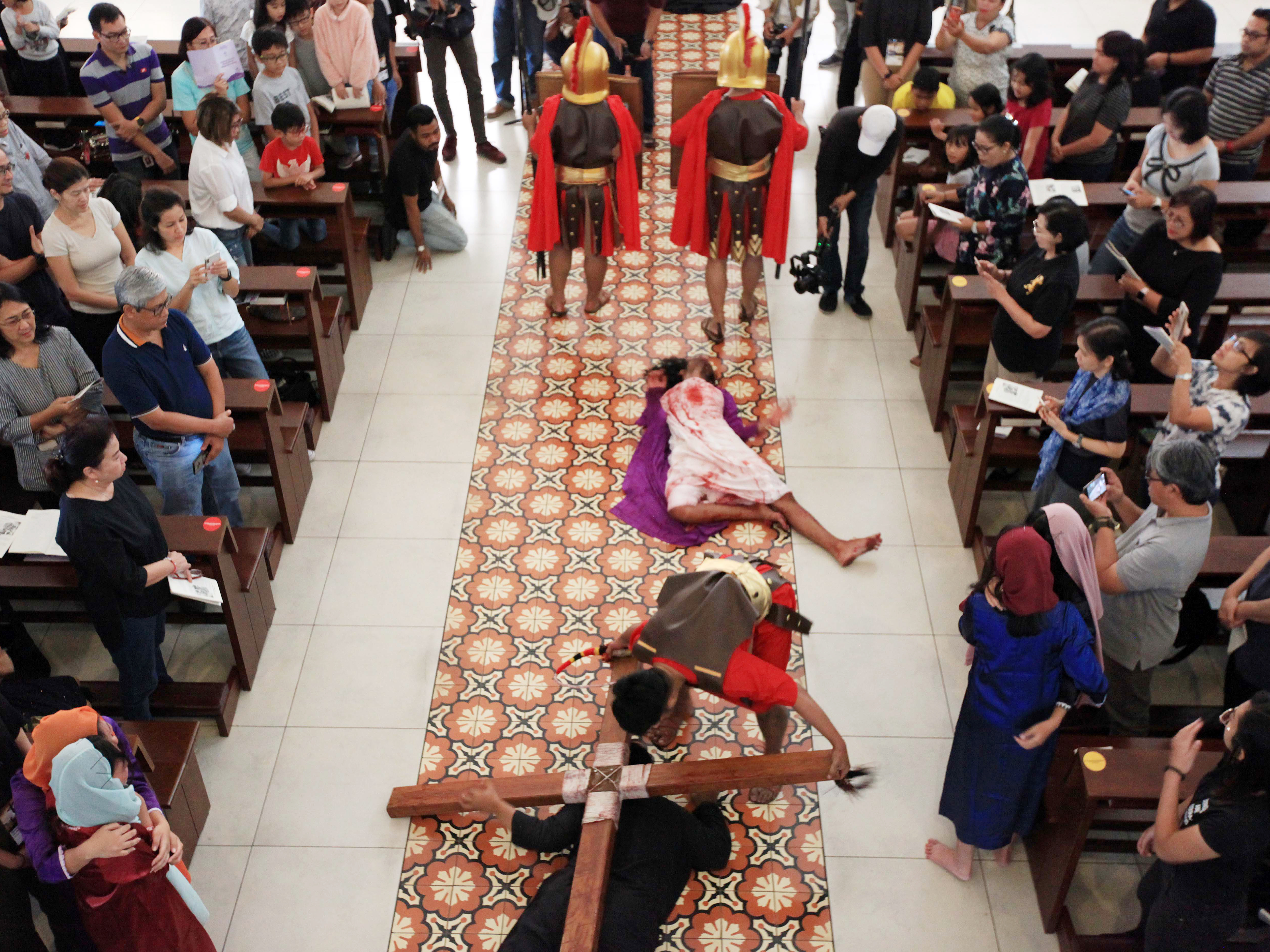 Ilustrasi--Drama visualisasi Jalan Salib (Tablo) saat Jumat Agung di Gereja Katolik Santa Maria Regina, Bintaro, Tangsel, 2019 lalu.