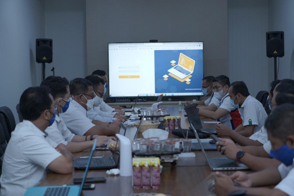 Sejumlah pejabat PT Bima saat berkunjung ke PT Pelindo IV di Makassar, Sulawesi Selatan.