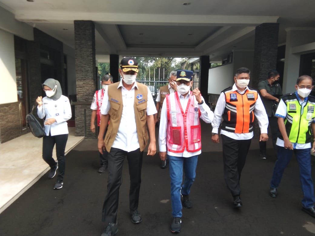 Menhub dan Ketua Satgas Covid-19 Tinjau Kesiapan Kelas Tatap Muka