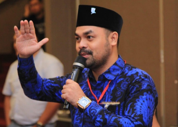  Direktur Kajian Hukum Academic Training Legal System (ATLAS), Miartiko Gea. 