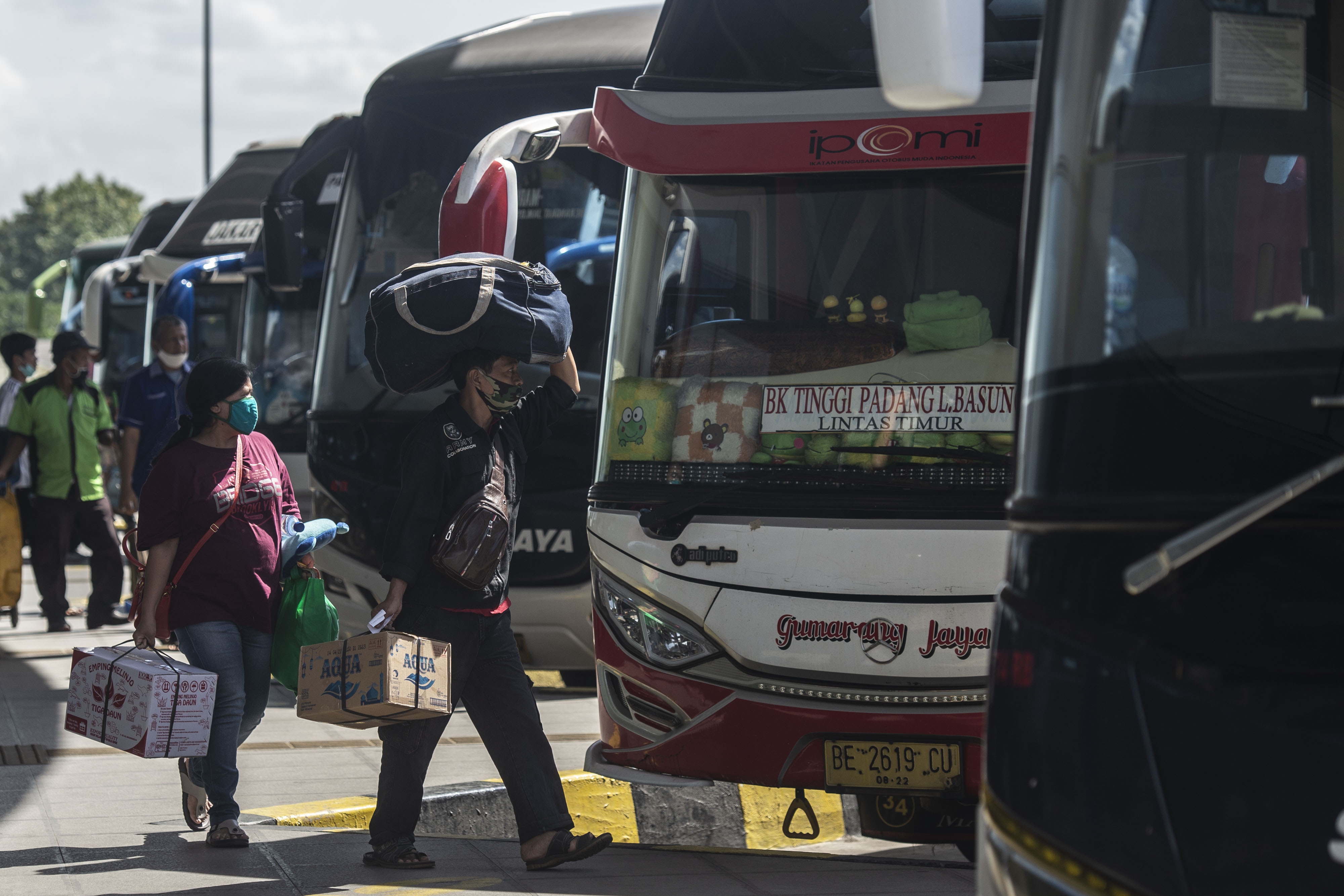 Suasana di Terminal bus Antarkota AntarProvinsi Pulo Gebang