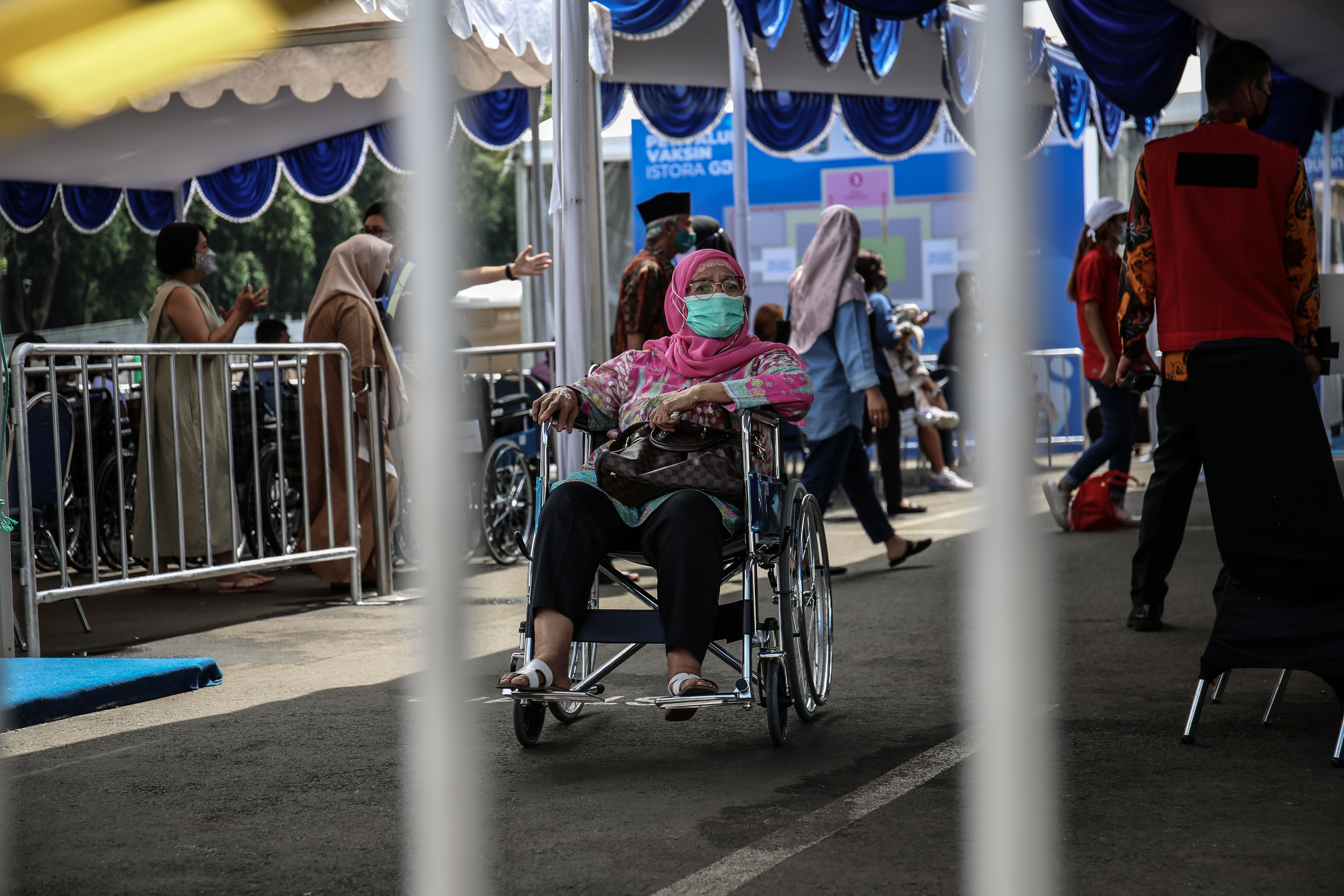 50 Ribu Lansia Sudah Manfaatkan Sentra Vaksinasi Bersama   