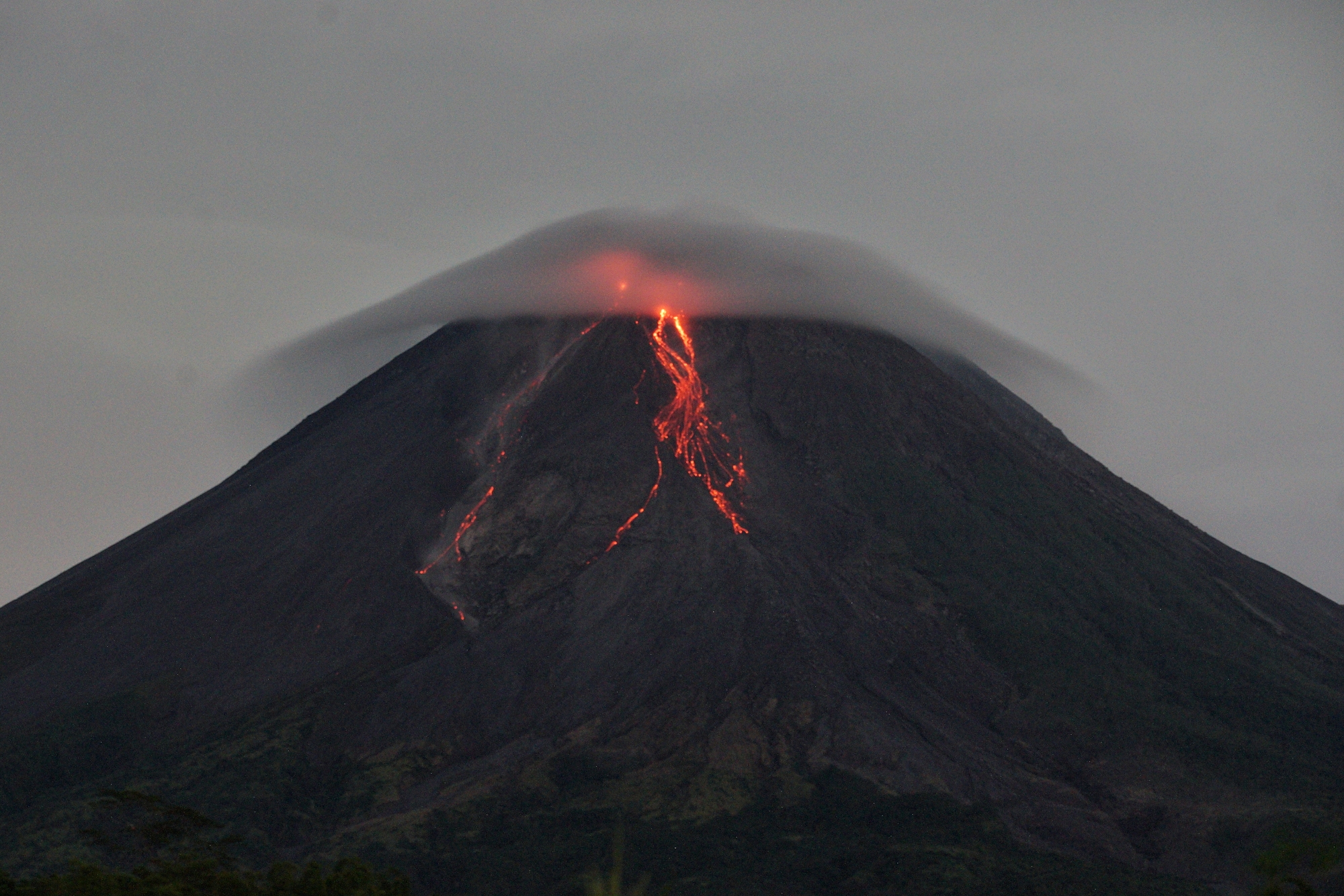 Aktivitas Terbanyak Gunung Merapi Berupa Gempa Guguran