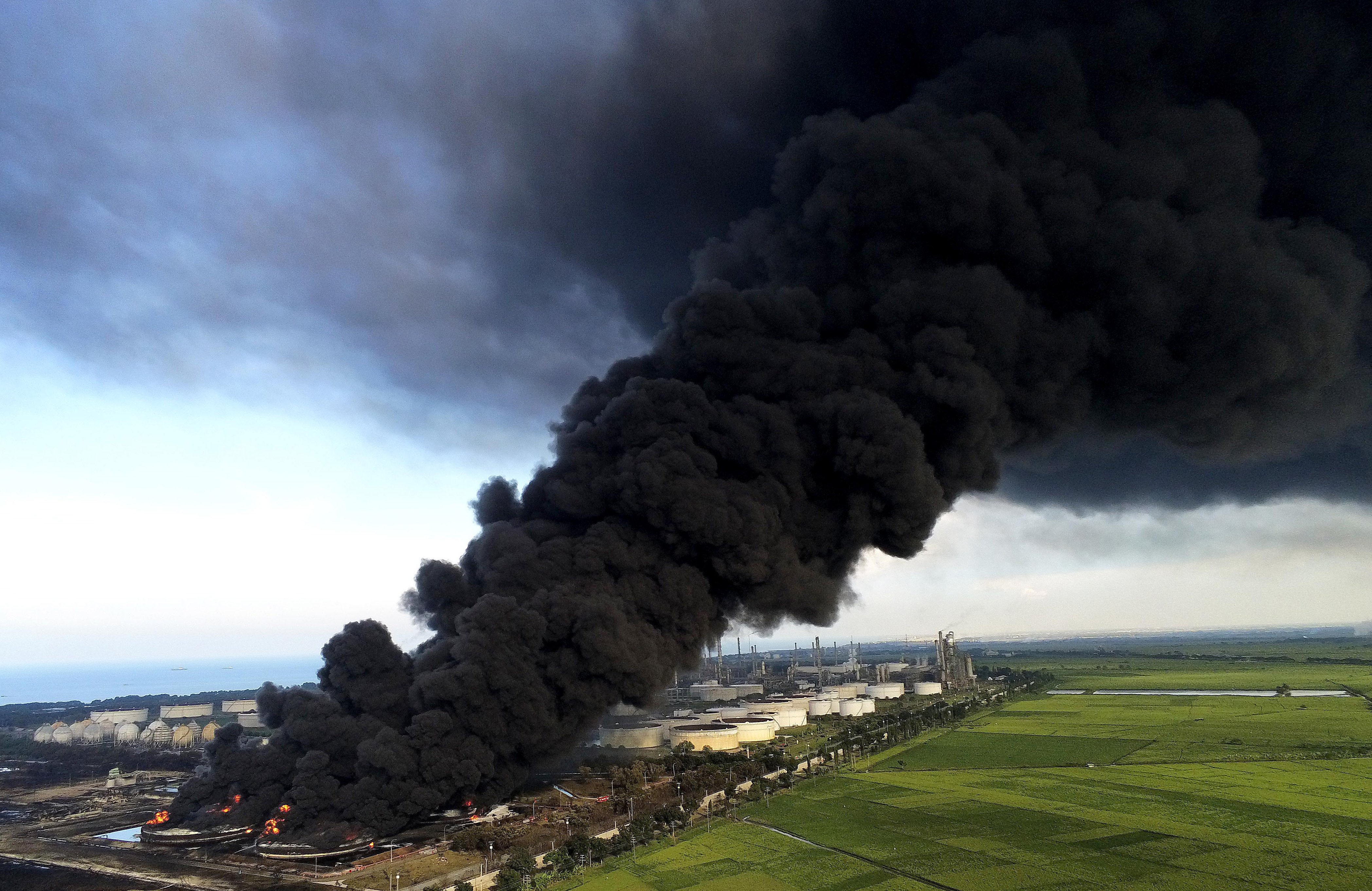 Kebakaran kilang minyak balongan