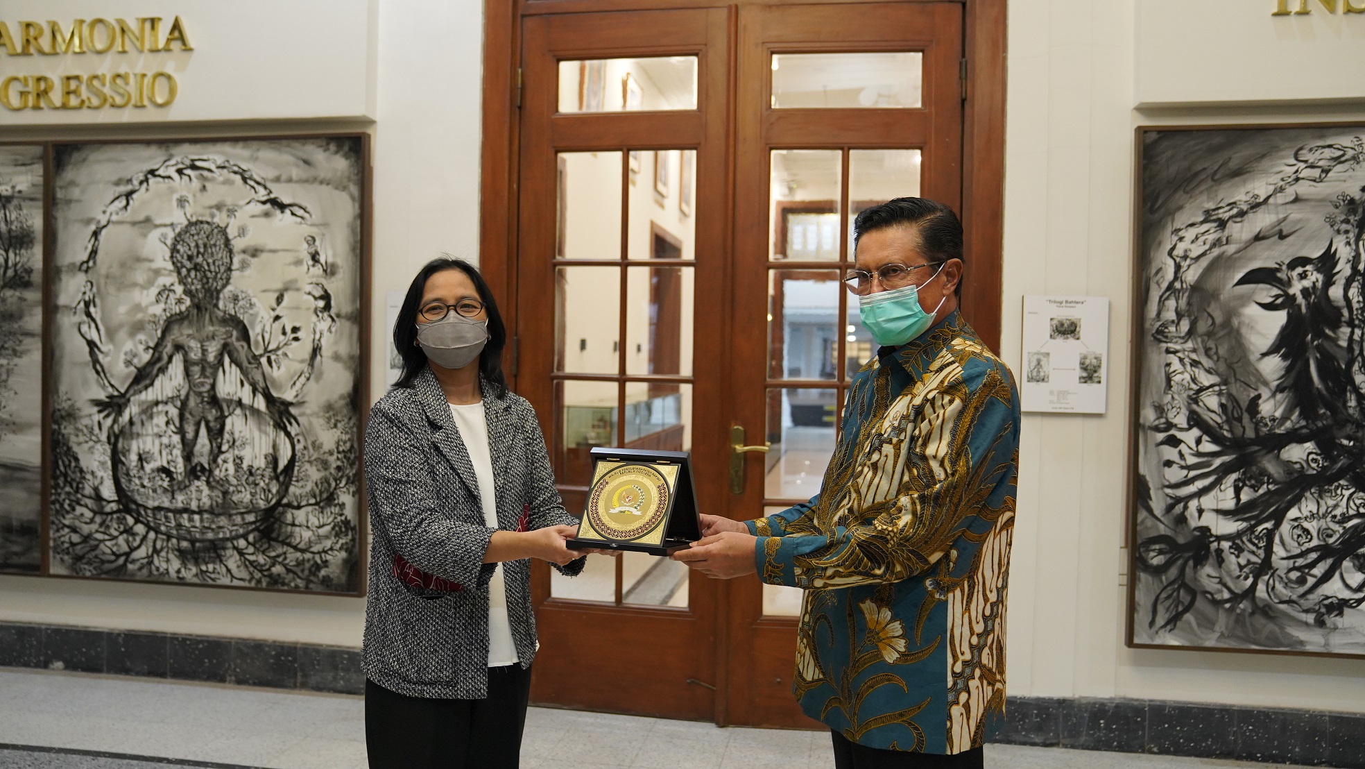 Rektor ITB Prof Reini Wirahadikusumah menerima kunjungan Wakil Ketua MPR RI Fadel Muhammad, Senin (22/3).