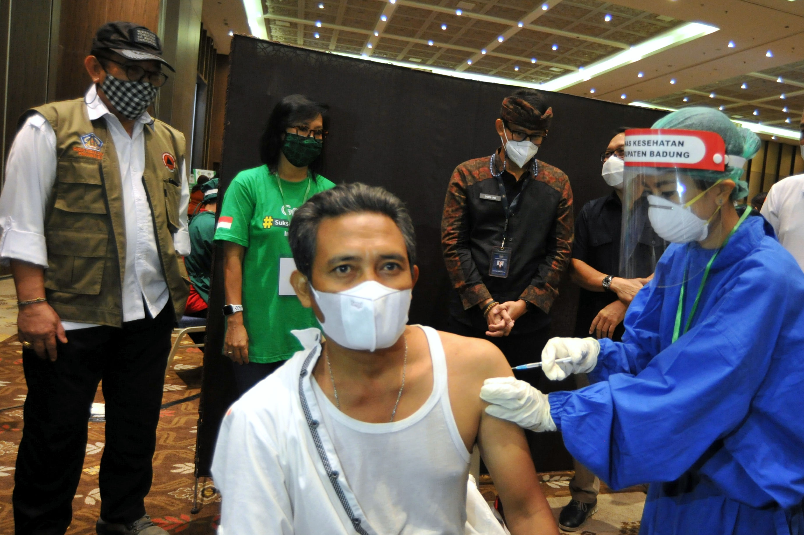 Vaksinasi Gratis Bagi Pekerja Wisata dan Lansia