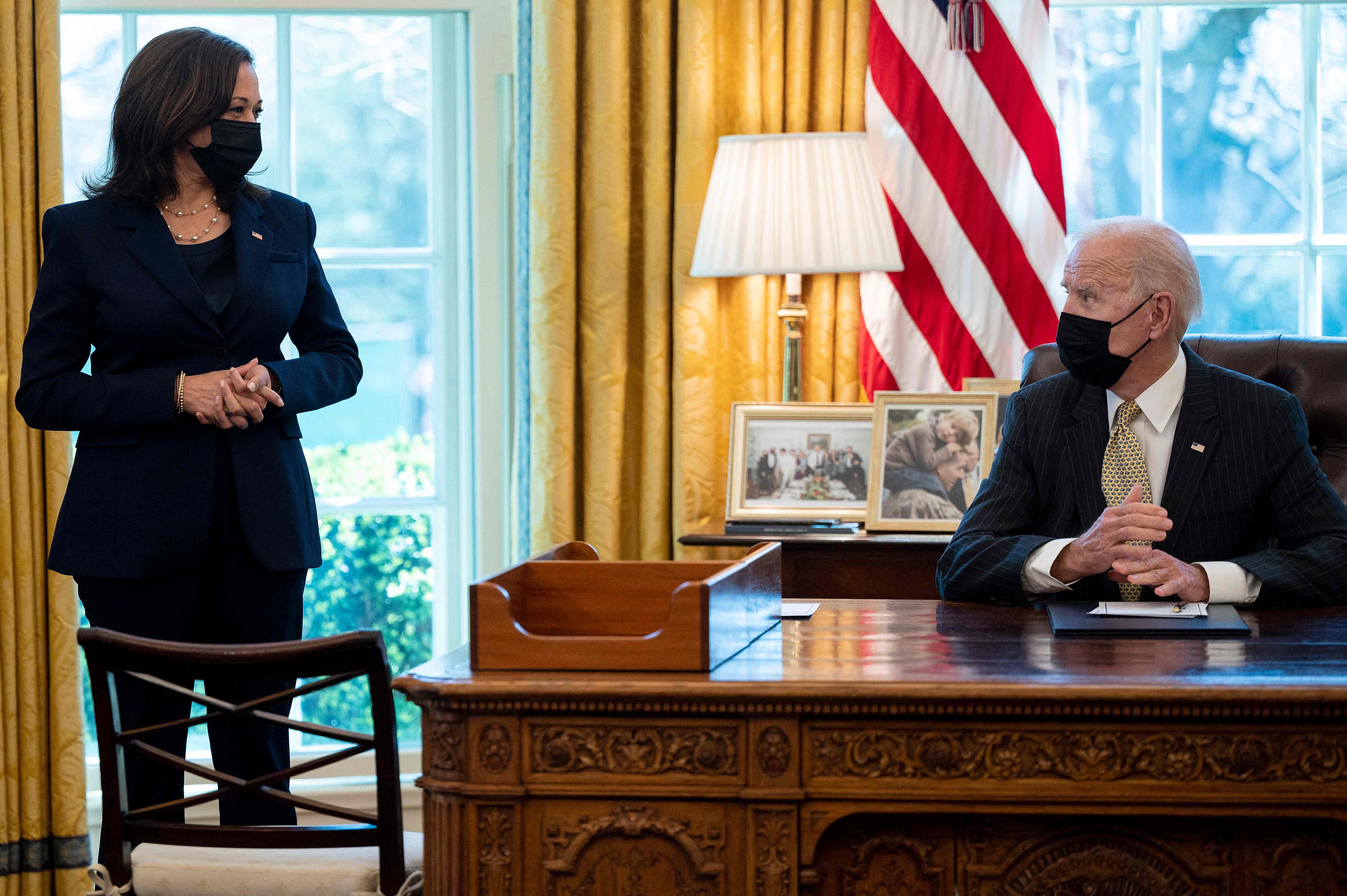 Presiden AS Joe Biden dan Wapres Kamala Harris di Gedung Putih, Selasa (30/3/2021). AS keluarkan kebijakan melindungi korban rasialisme.