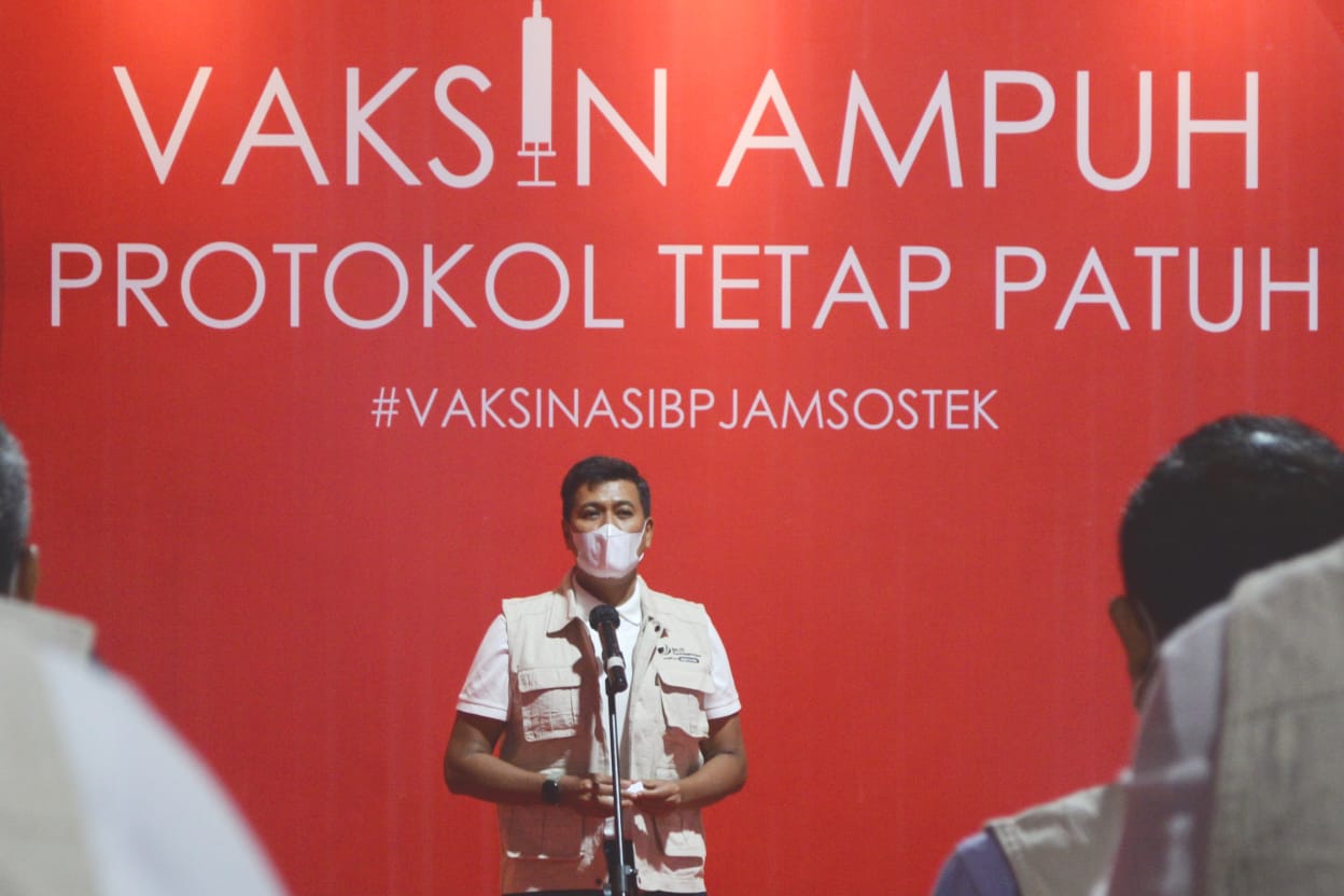 BPJAMSOSTEK bekerja sama dengan Kementerian Kesehatan melaksanakan vaksinasi Covid-19 di Jakarta. 