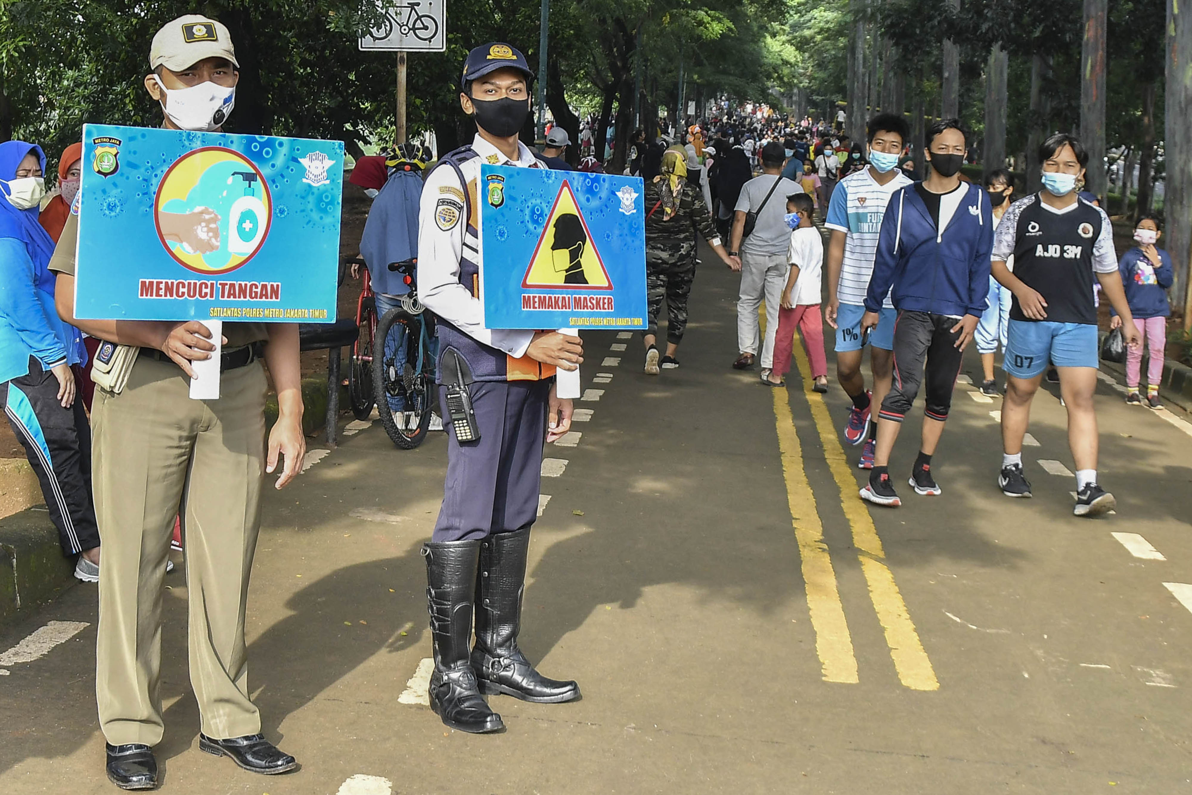 Kantor Staf Presiden Bantu Lima Juta Masker di Kalsel