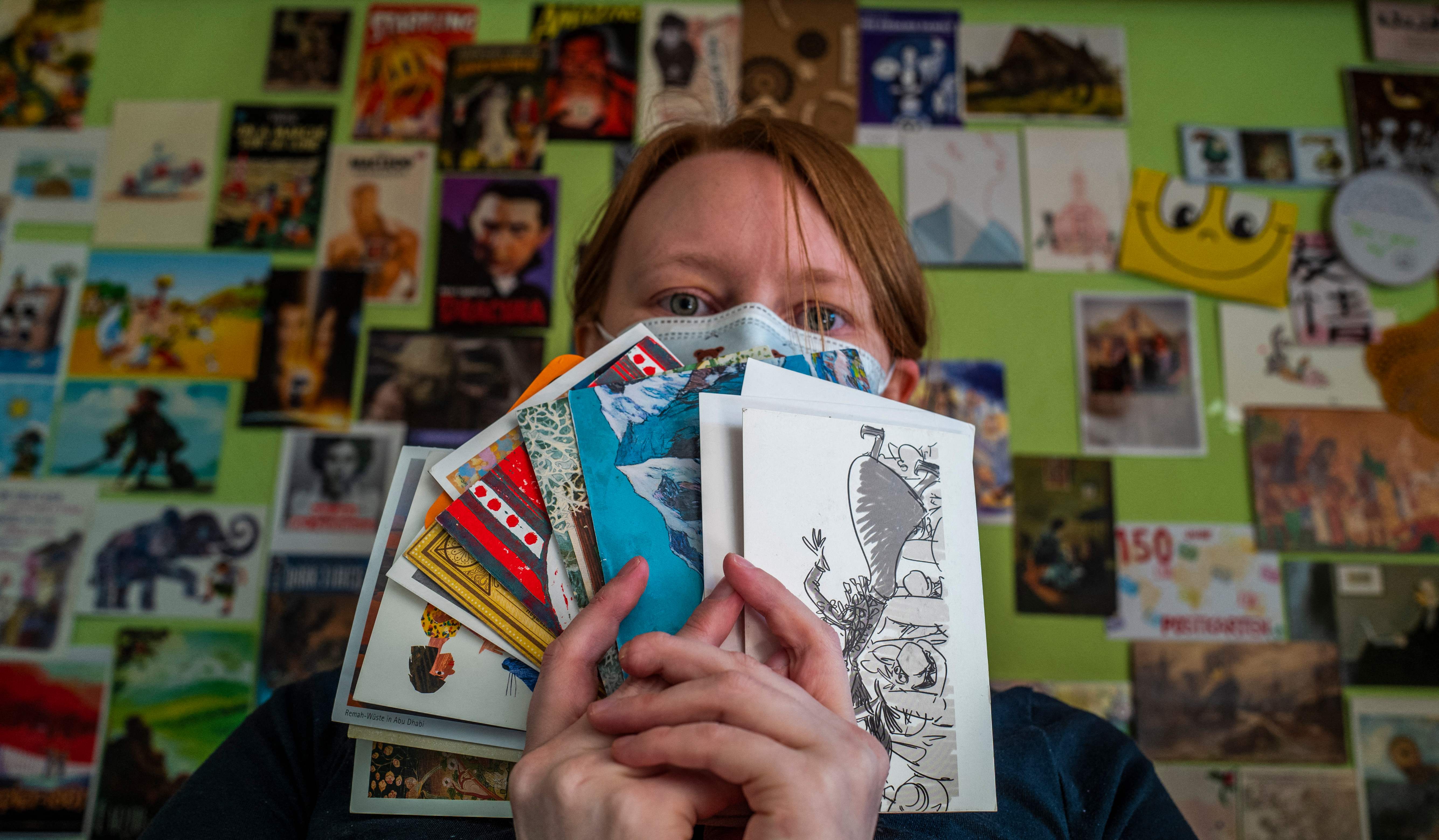 Rindu Sahabat? Katakan dengan 'Postcard'