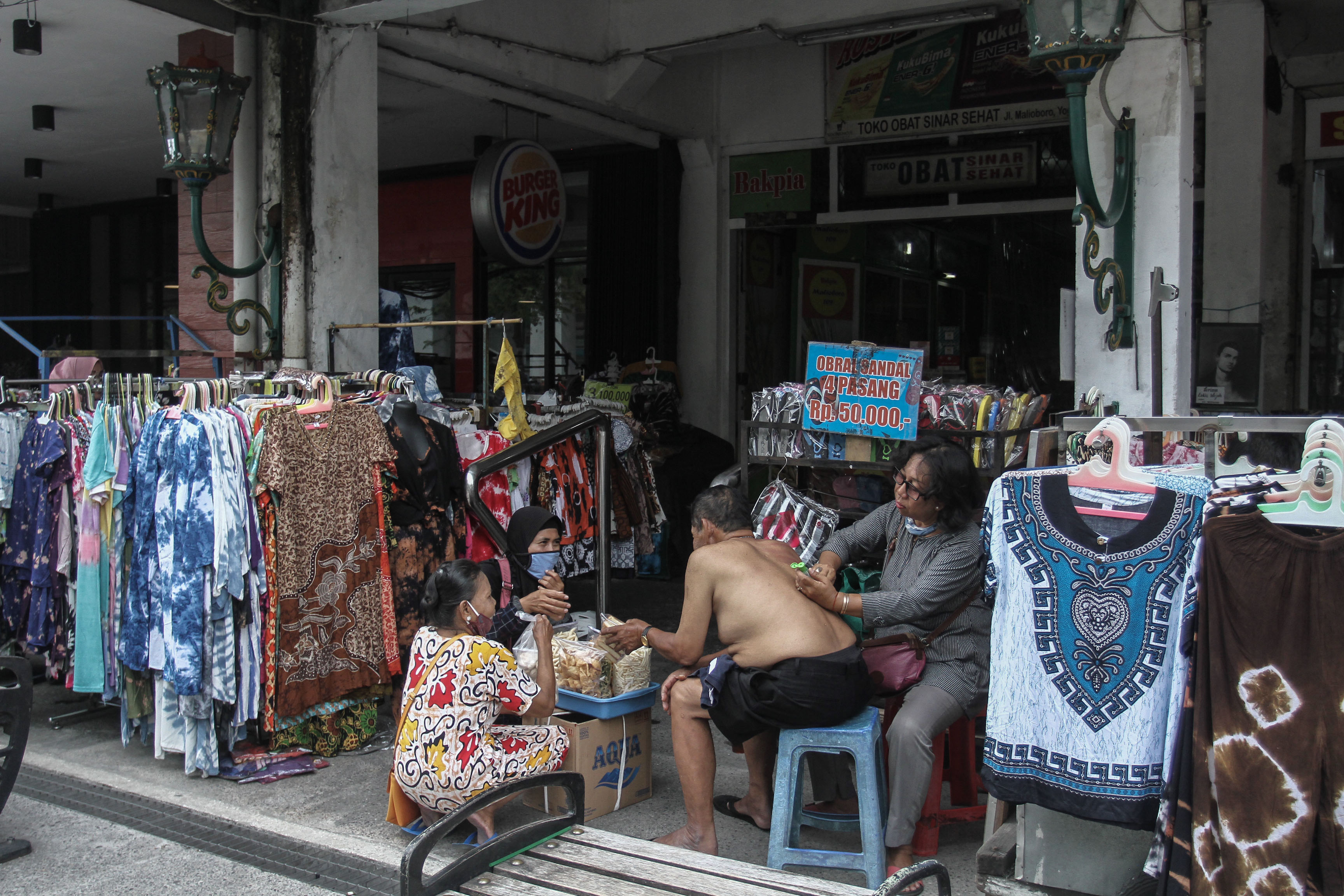 PKL Malioboro Diingatkan Segera Vaksinasi Covid-19