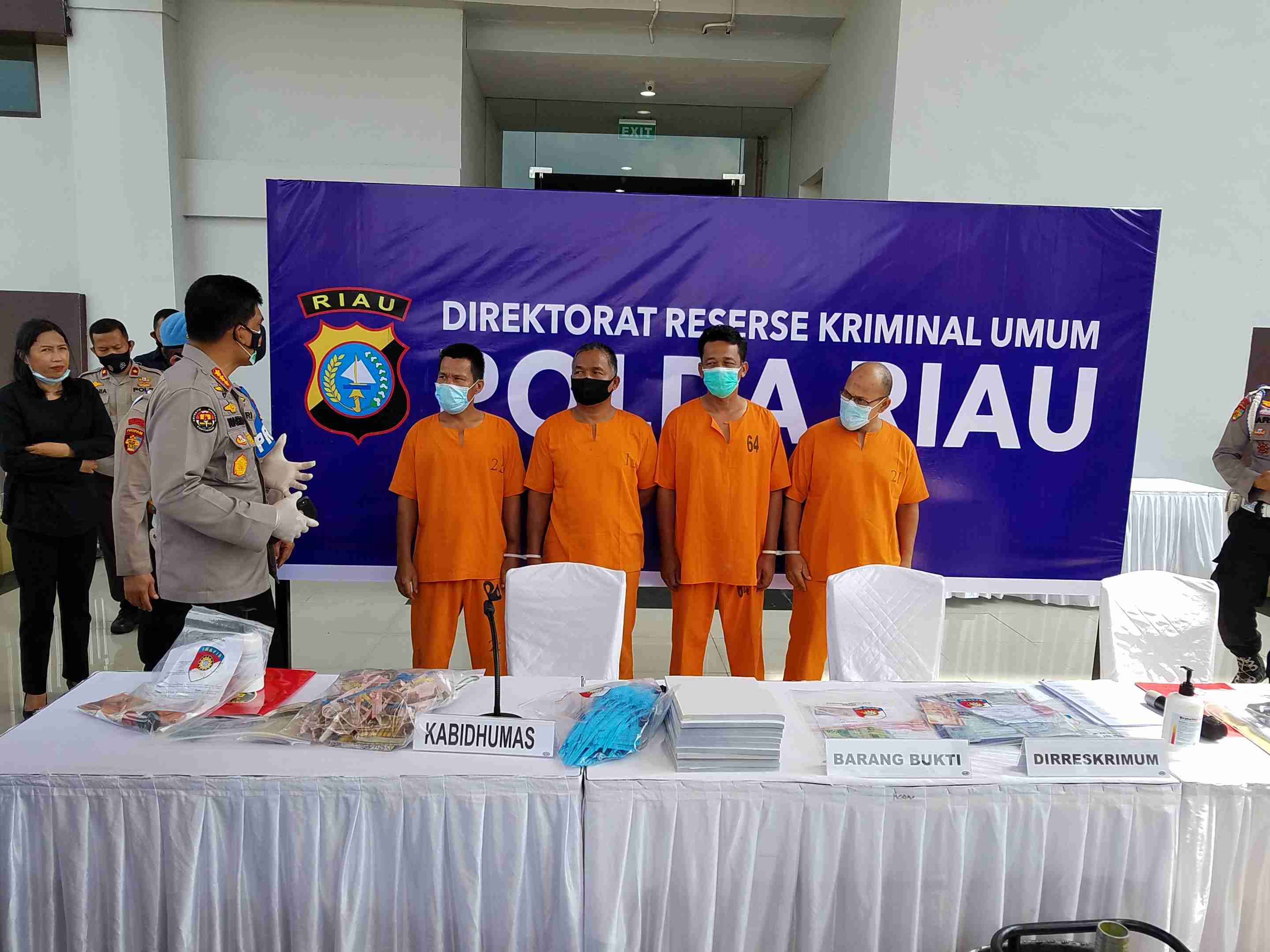 Empat pelaku penyelewengan solar subsidi