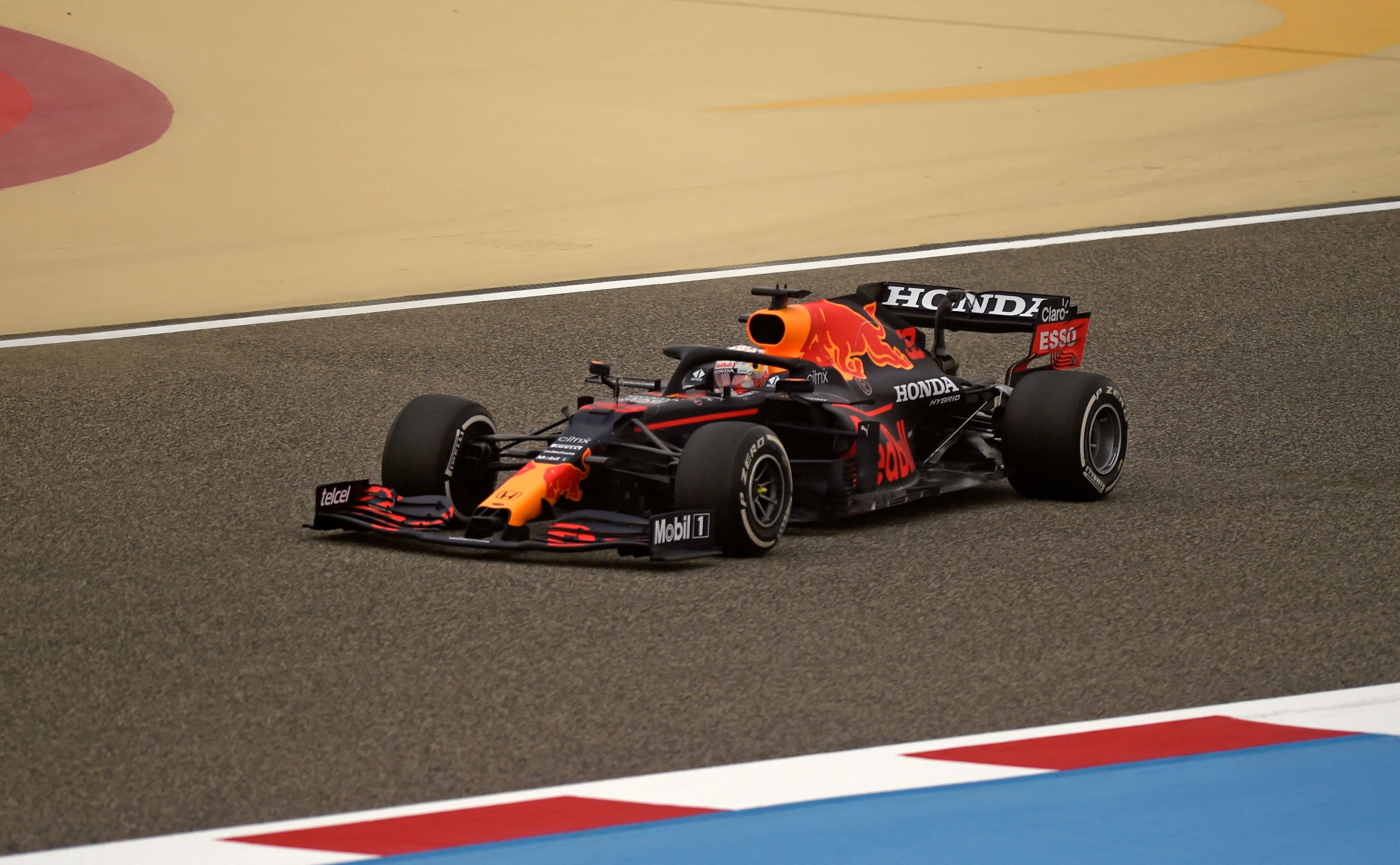 Verstappen Tercepat di Hari Pertama Tes Pramusim F1