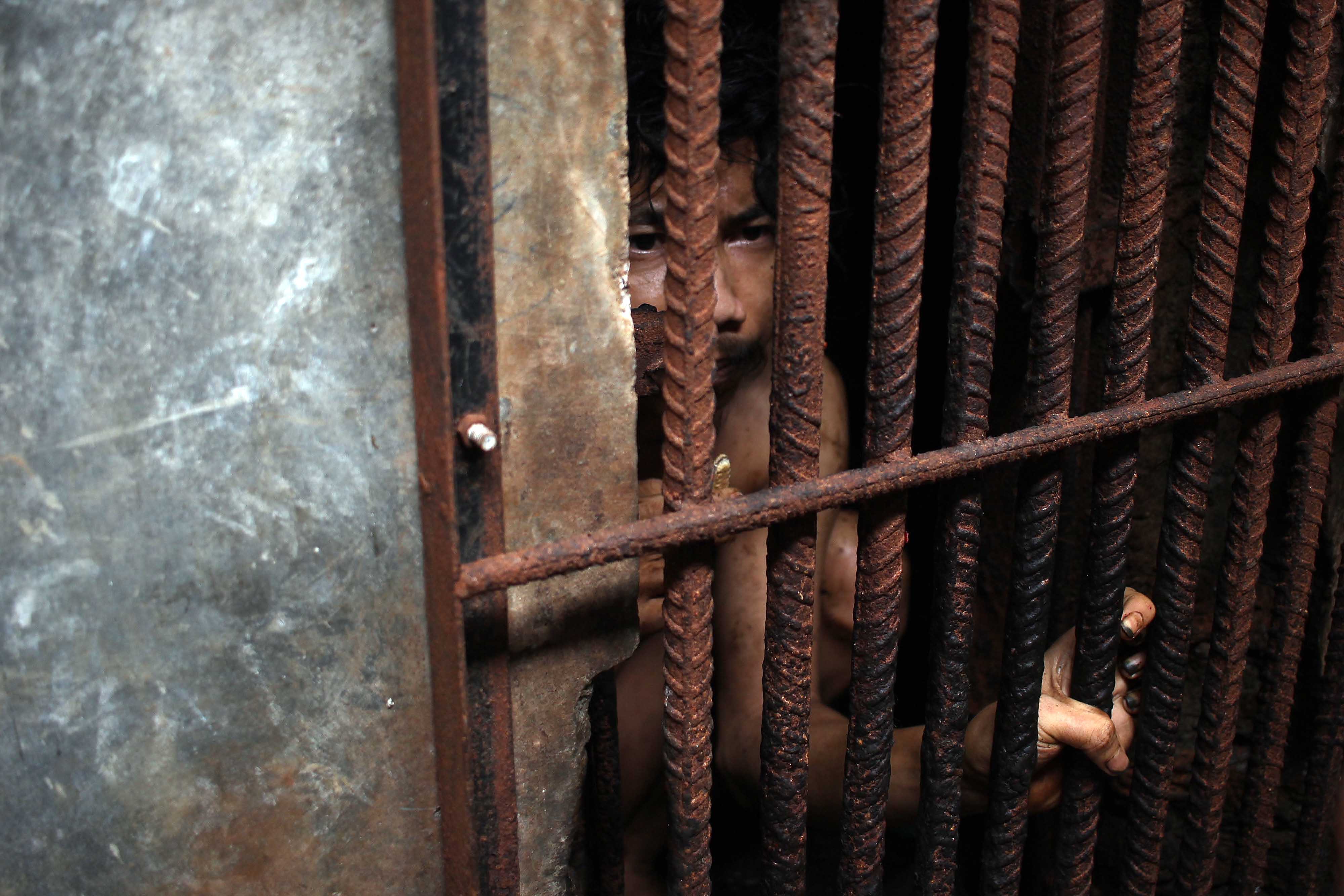 PEMASUNGAN ODGJ: Dalam beberapa kasus ODGJ dipasung oleh keluarganya karena kondisi ekonomi yang tidak mampu mengobatinya.(Ilustrasi)