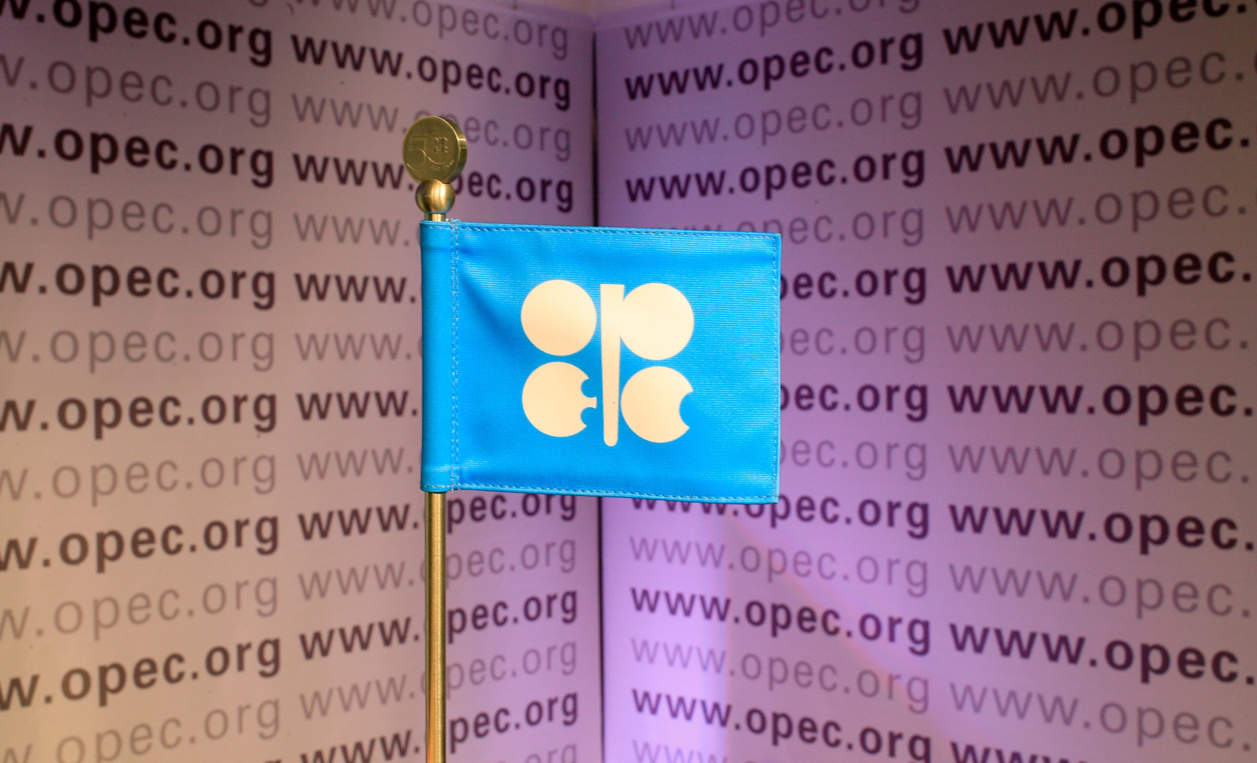 Jelang Pertemuan OPEC+, Harga Minyak Naik Sedikit