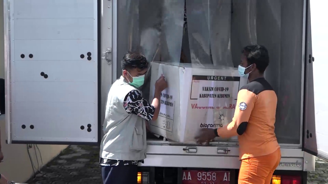 Vaksinasi covid-19 tiba di Kabupaten Kebumen, Jawa Tengah, Januari 2021.