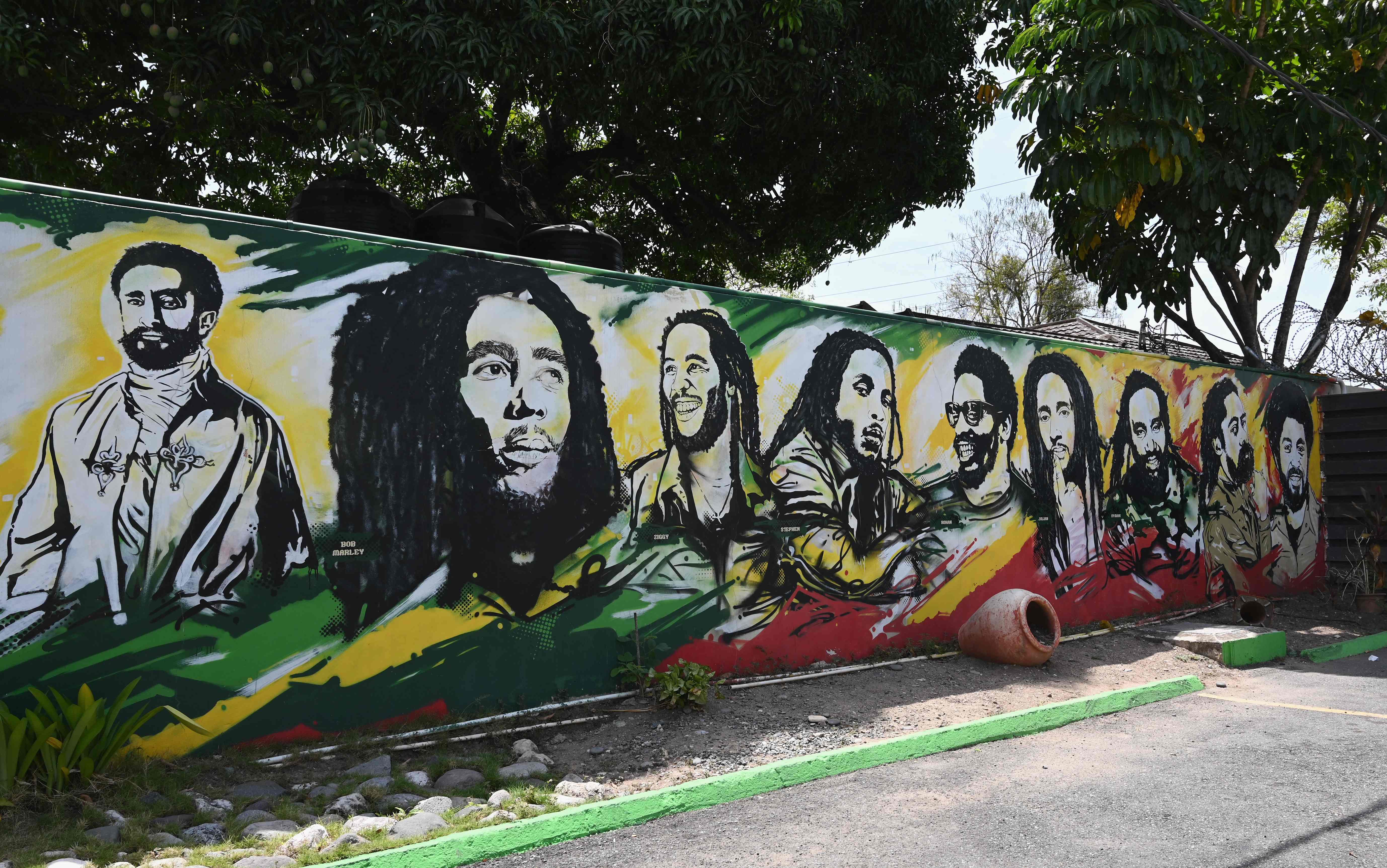 Mural musikus reggae di Ethiopia. Salah satu ikon musik reggae Bunny Wailer tutup usia, Selasa (2/3).