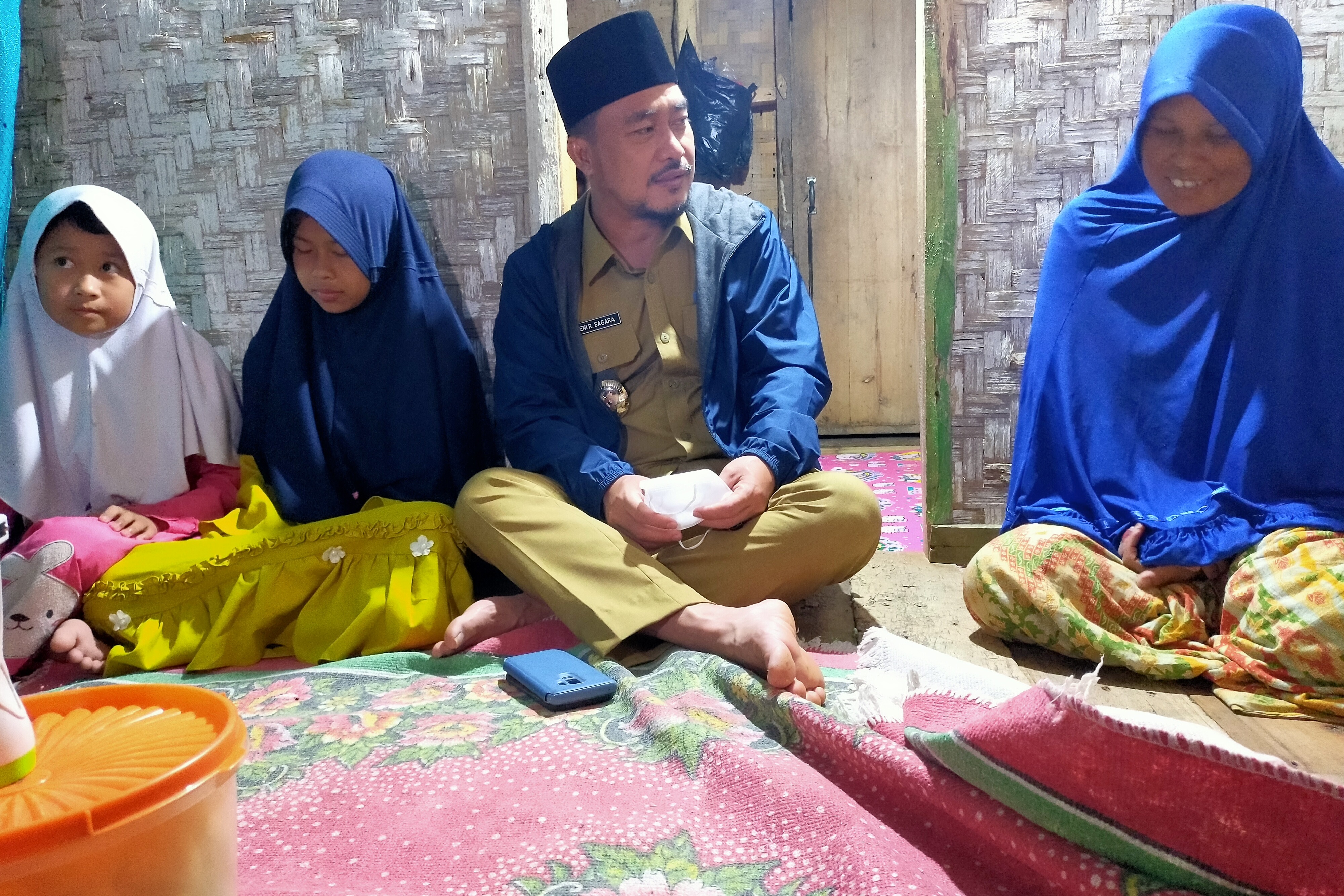 Wakil Bupati Tasikmalaya Kunjungi Rumah Keluarga yang Kelaparan