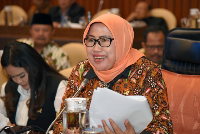 Anggota Komisi IV DPR RI Endang Setyawati Thohari. 
