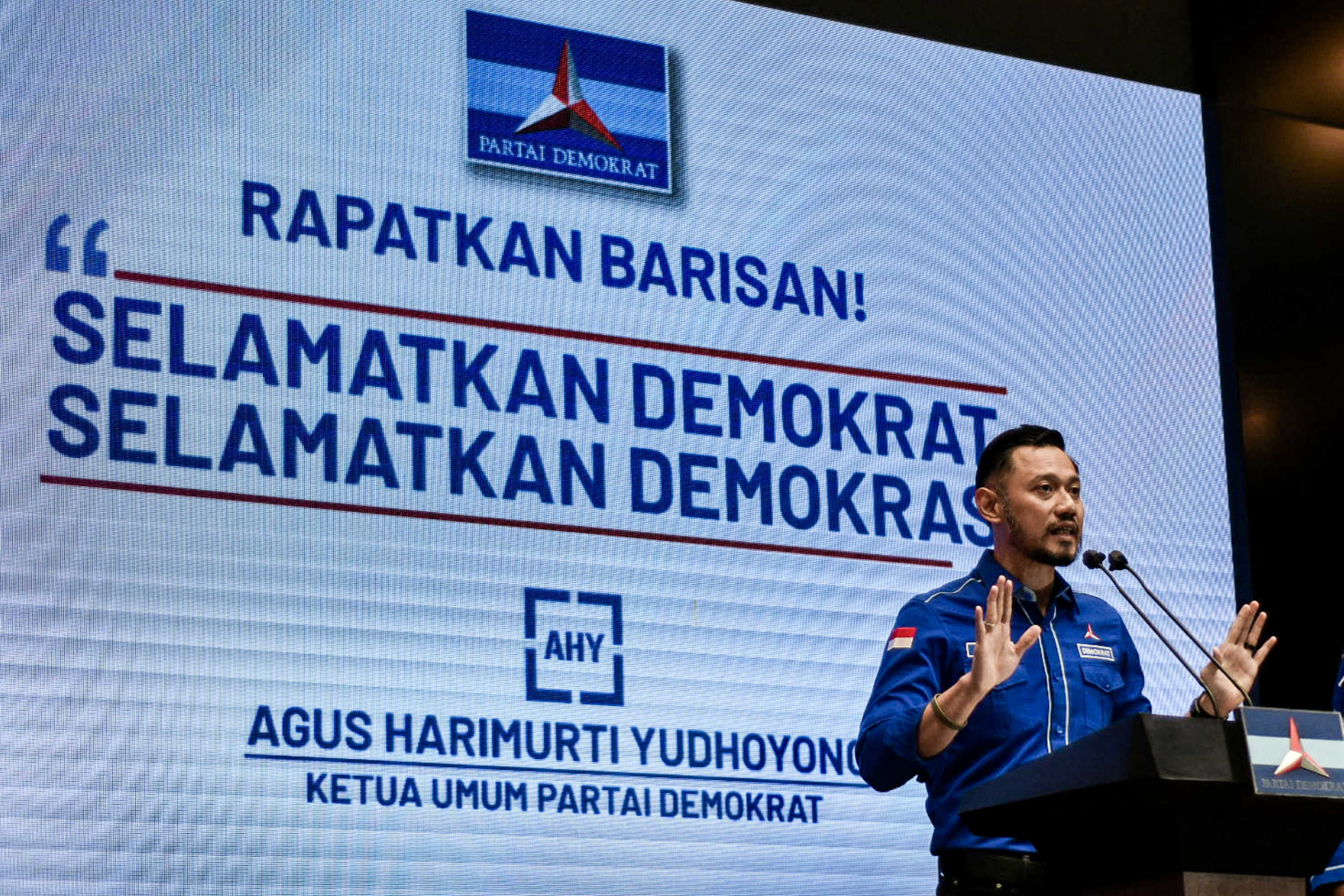 Ketua Umum Partai Demokrat Agus Harimurti Yudhoyono menanggapi polemik Partainya
