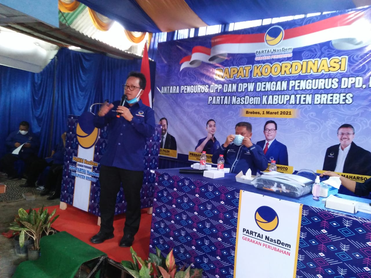 Korwil Jawa Tengah DPP Partai Nasdem Sugeng Suparwoto saat membuka rakor partai di kantor DPD Nasdem Kabupaten Brebes, Senin (1/3/2021).