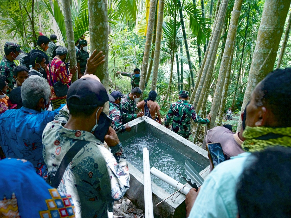 Proses pembangunan pompa air di Nusa Tenggara Timur.