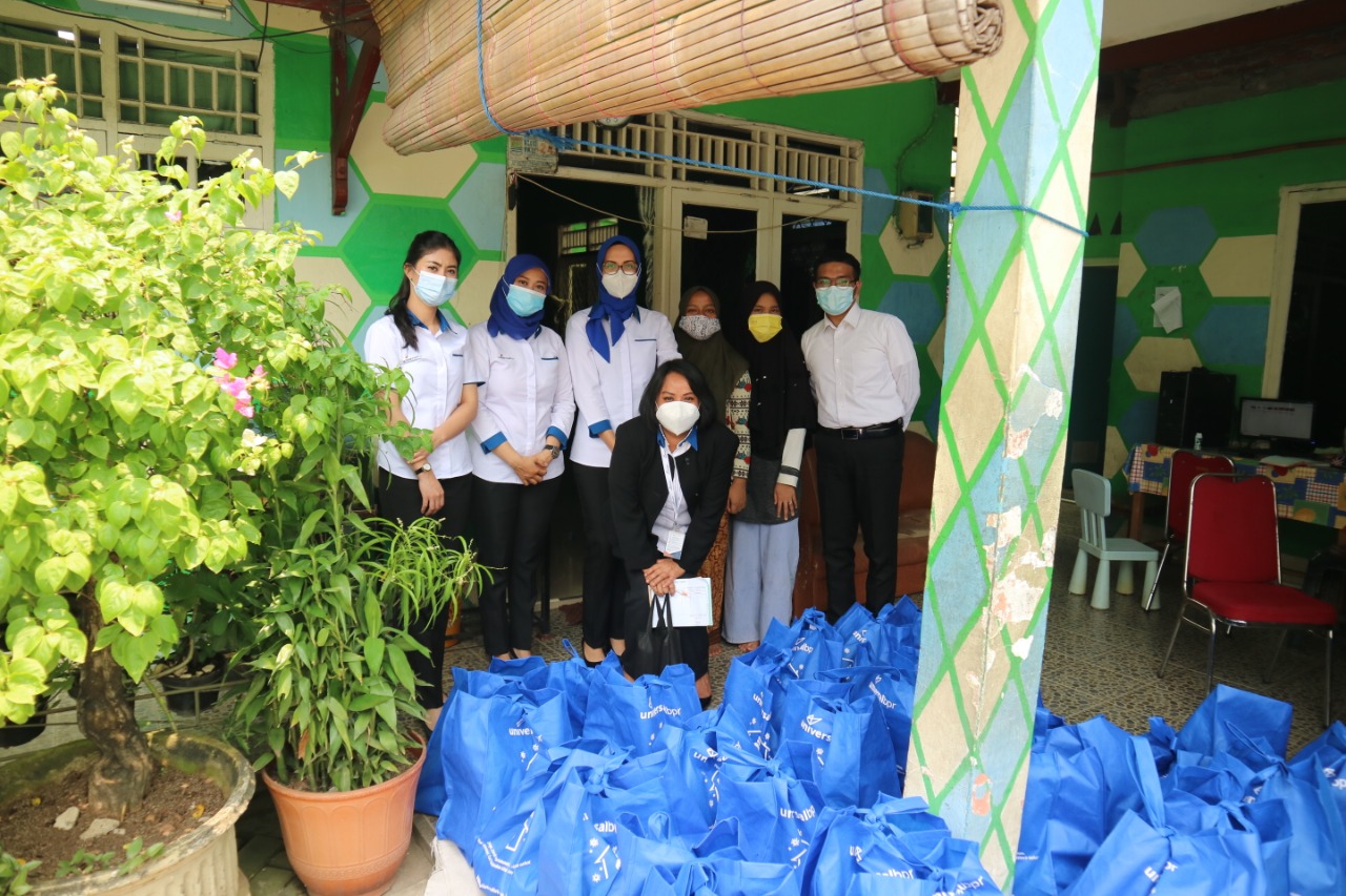 Bantuan semabko dari Universal BPR dala program Deposito Peduli