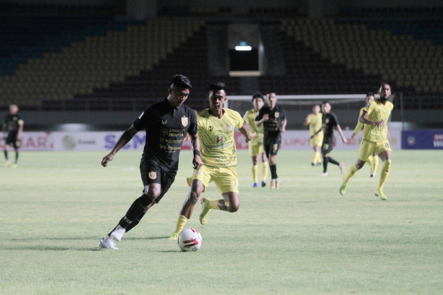 Laga Barito Putra vs PSIS di penyisihan Grup Piala Menpora, Minggu (21/3) lalu.
