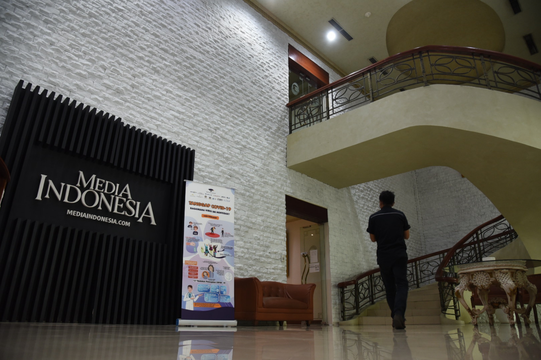 Suasana lengang di ruang redaksi koran Media Indonesia di kawasan Kedoya, Jakarta Barat, beberapa waktu lalu.