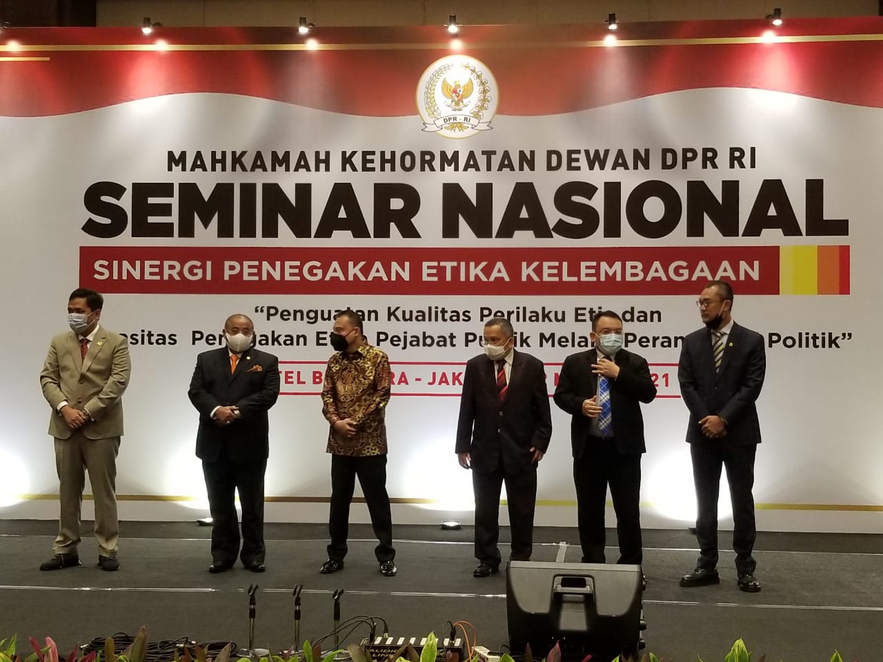 Seminar Nasional Mahkamah Kehormatan Dewan DPR-RI di Birawa Assembly Hotel Bidakara, Jakarta, Senin (22/3).  