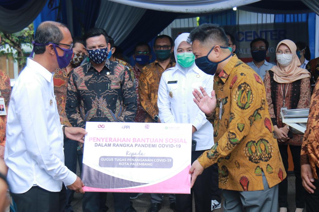 OJK dan IJK Galang Dana Bantu Tangani Covid-19 dan Bencana