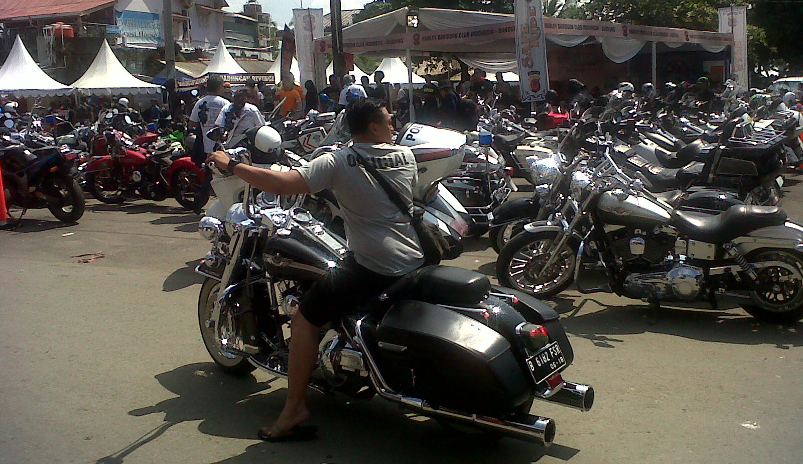 Ilustrasi pengendara moge