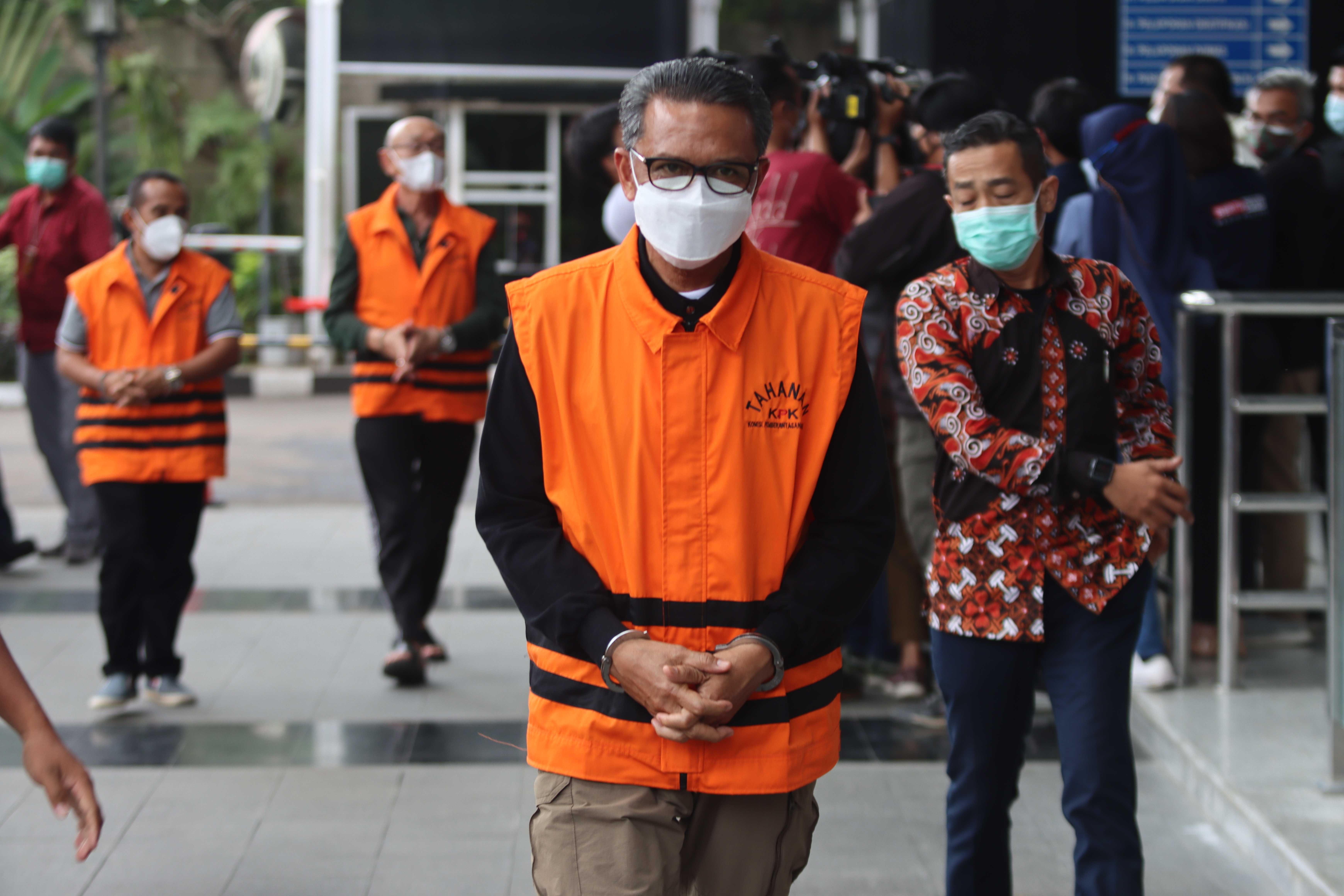 Nurdin Abdullah menjalani pemeriksaan perdana di gedung KPK, Jakarta, Jumat (5/3/2021)