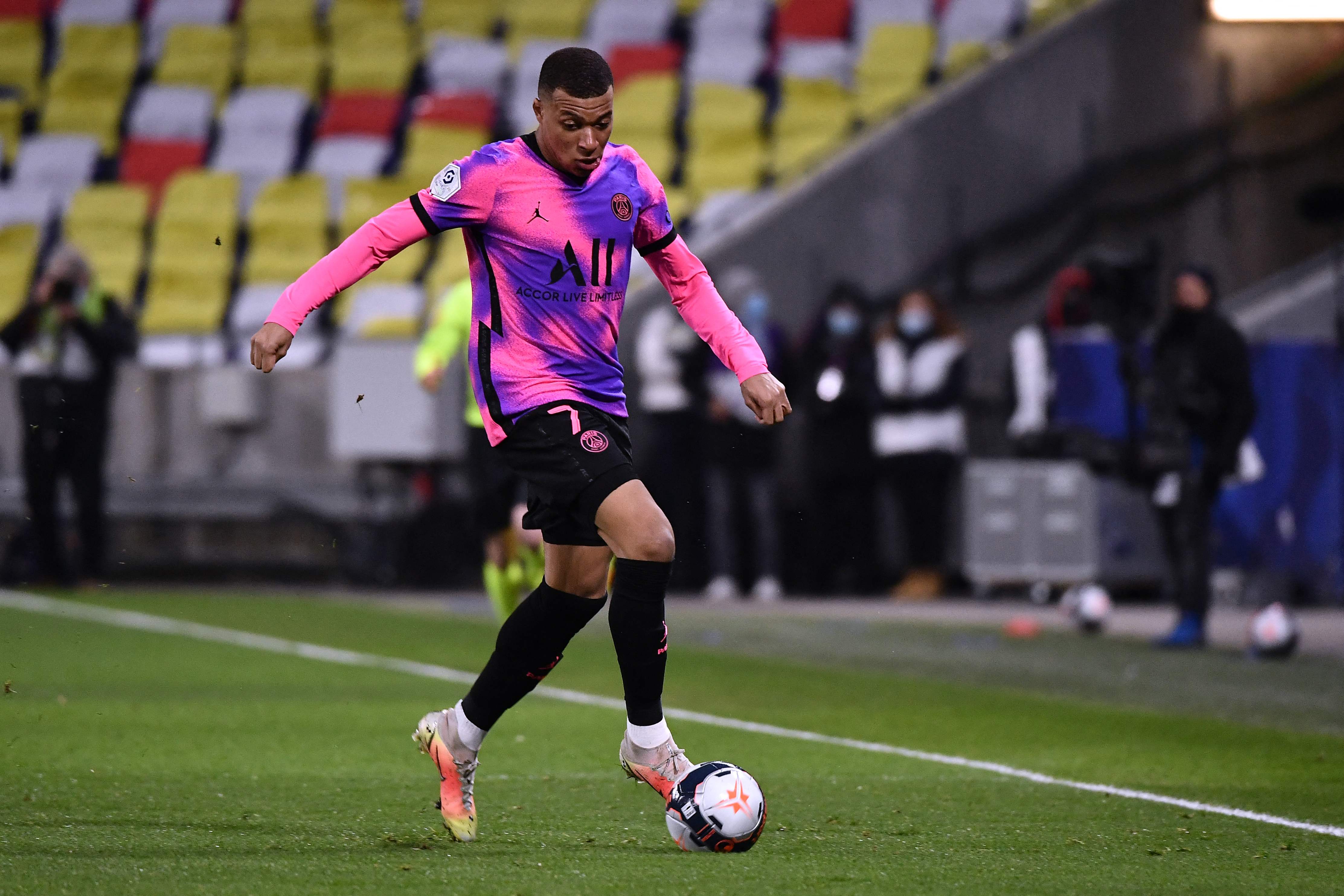 Mbappe Capai Tonggak 100 Gol Untuk PSG