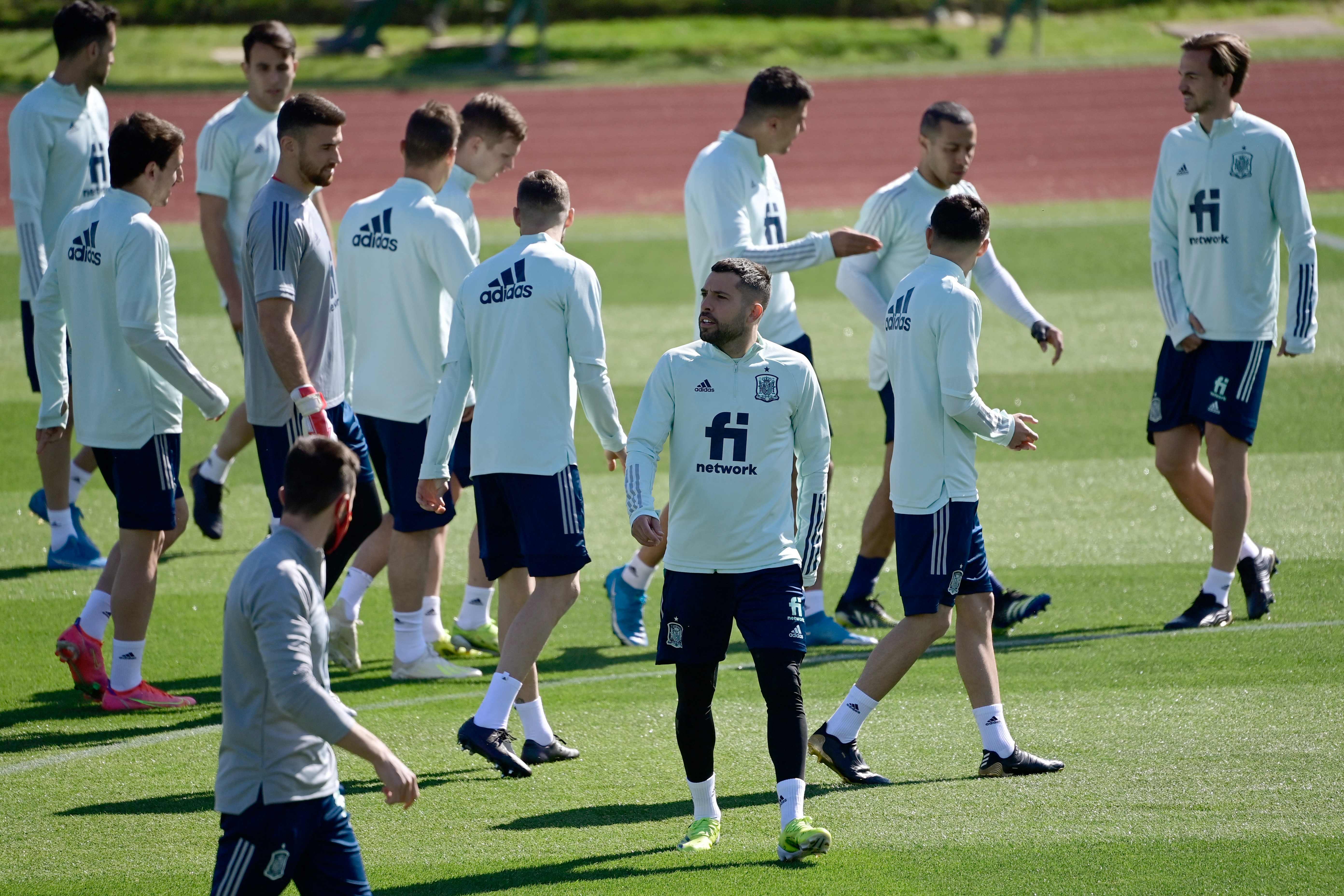 La Furia Roja Incar Poin Sempurna