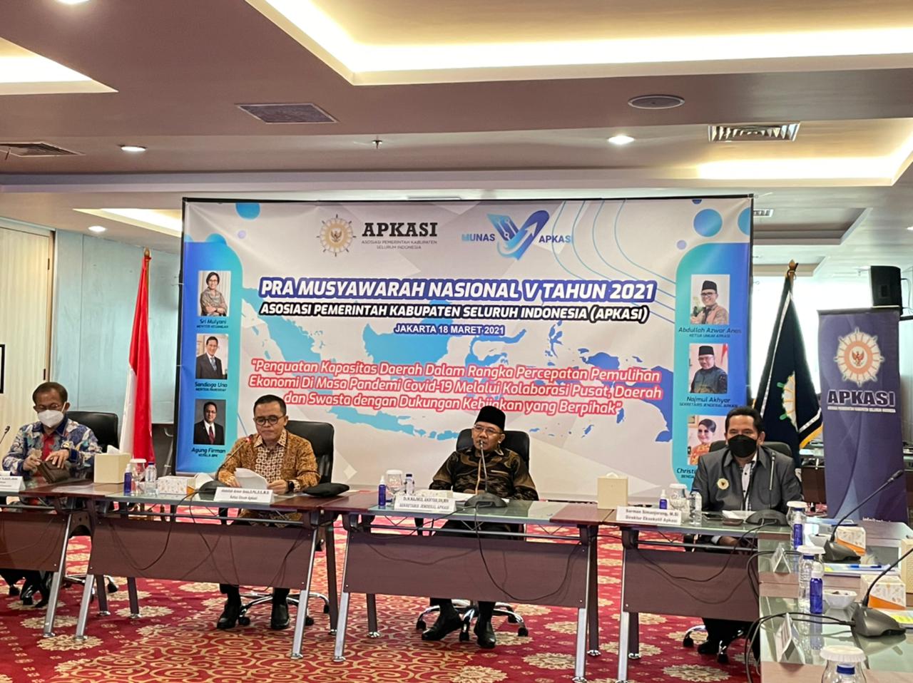 Rapat Pra-Musyawarah Nasional Asosiasi Pemerintah Kabupaten Seluruh Indonesia (Apkasi). 
