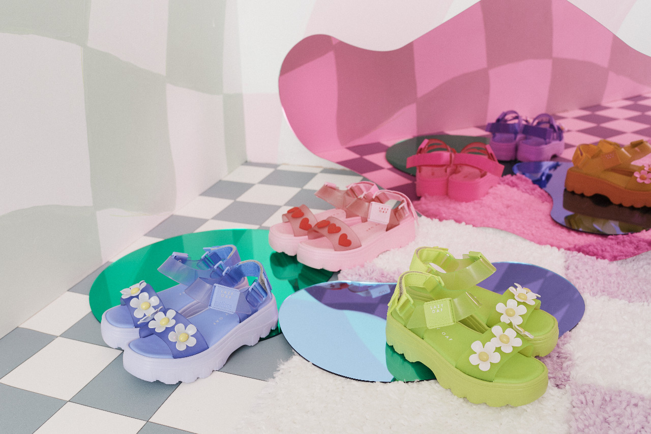 Sandal Melissa berkolaborasi dengan Lazy Oaf.