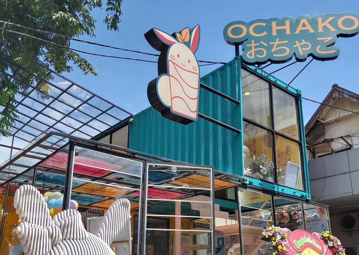 Makin banyak pilihan tempat milenial berkumpul di Surabaya, Jawa Timur dengan penerapan protokol covid-19.