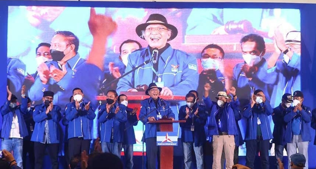 KLB di The Hill Hotel Sibolangit mengangkat Moeldoko sebagai Ketua Umum Partai Demokrat. 