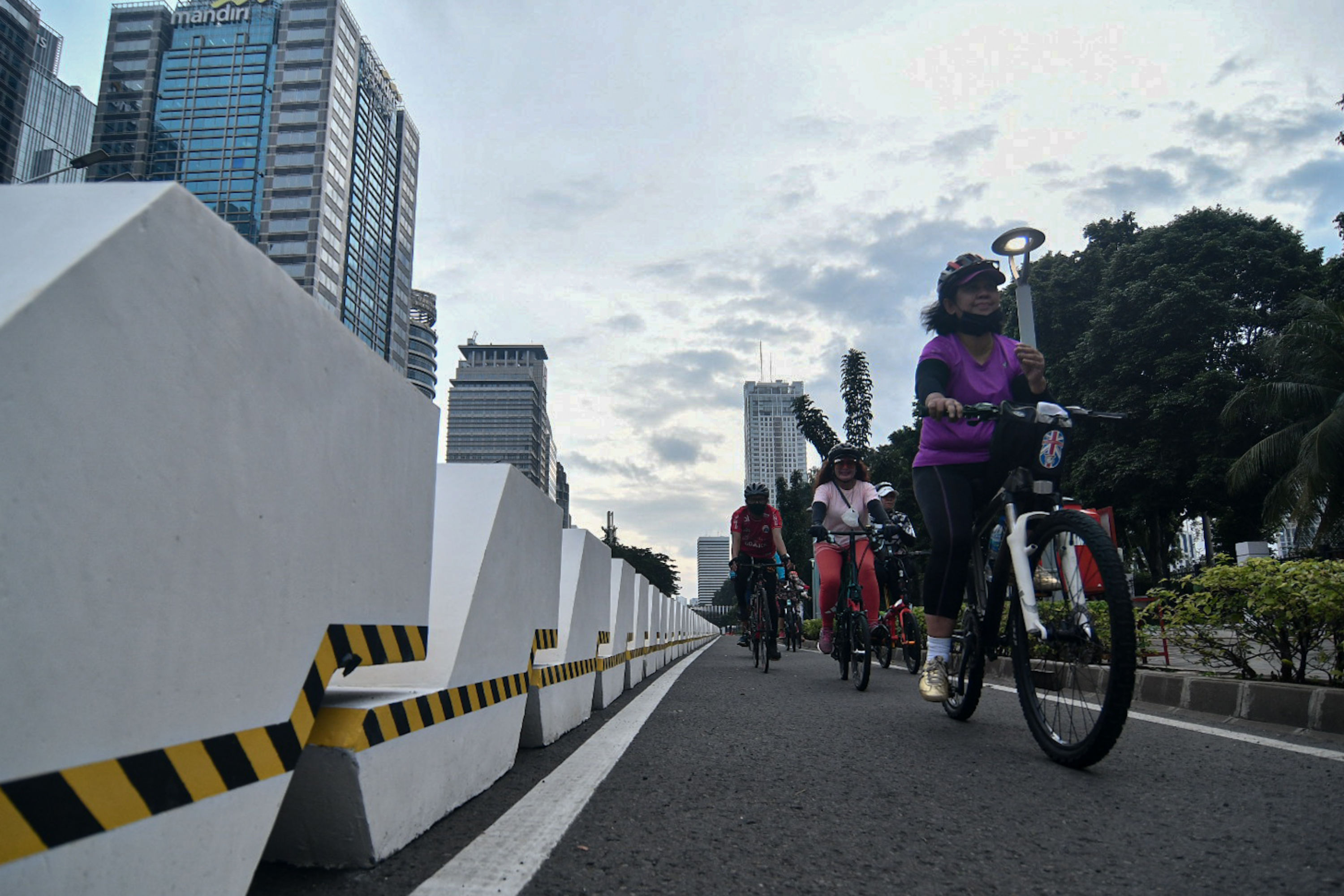 Jalur sepeda terproteksi di Jakarta