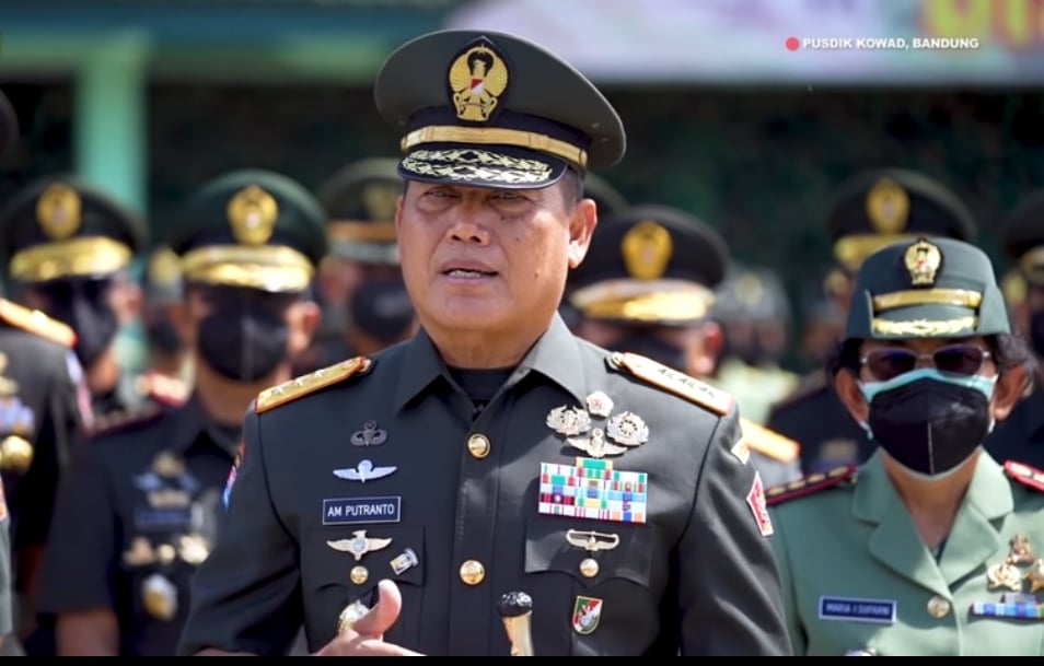  Komandan Kodiklatad, Letjen A.M Putranto 