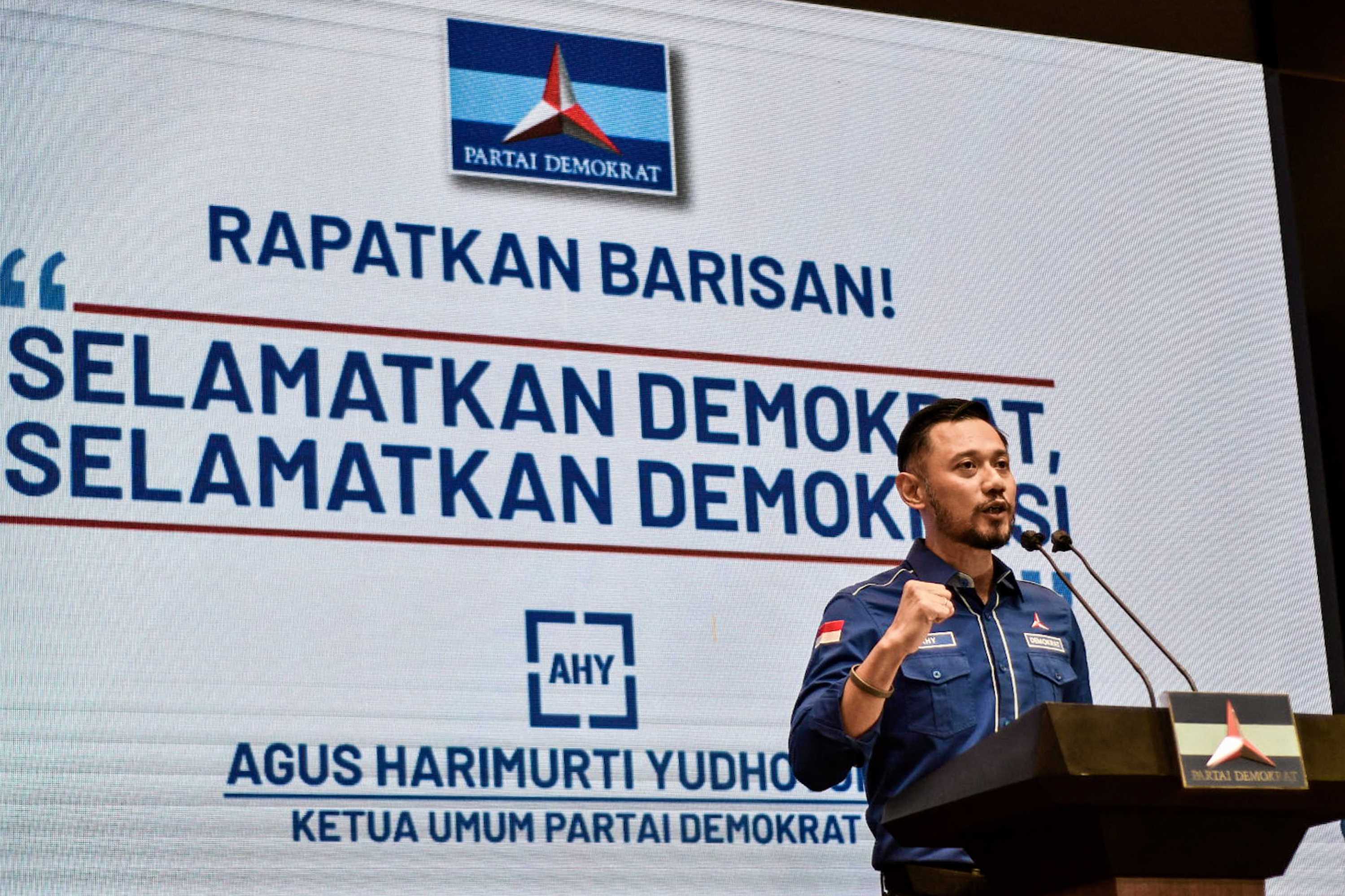 Ketua umum Parta Demokrat Agus Harimurti Yudhoyono (AHY) saat memberikan keterangan pers di Kantor DPP Partai Demokrat, Jakarta, Jumat (5/3)