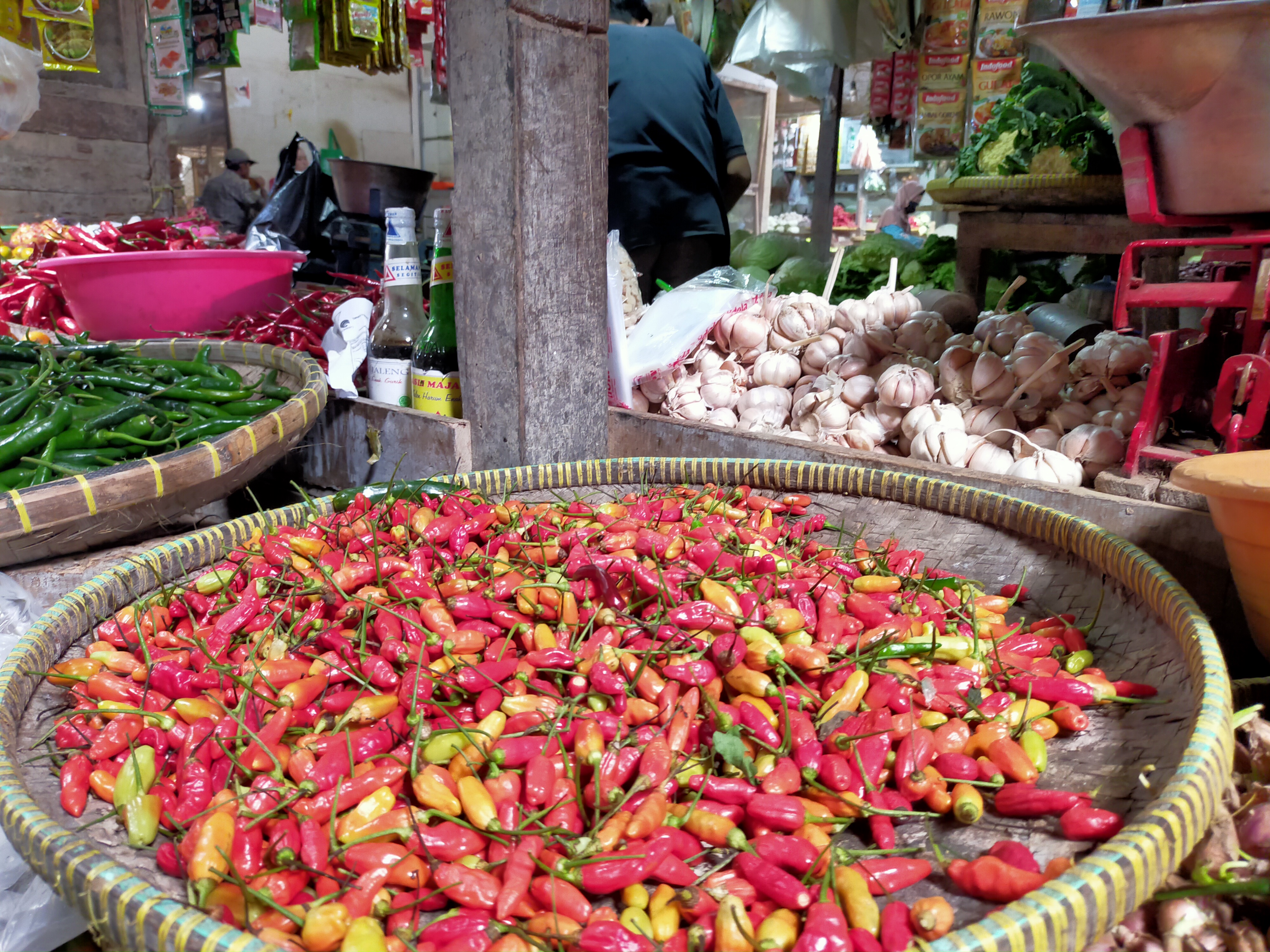 Cabai rawit di pasar.
