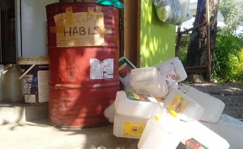 Minyak tanah habis di salah satu pangkalan di Sikka, NTT.