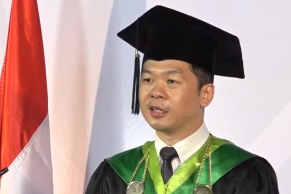 Rektor Kalbis Institute, Naik Henokh Parmenas 