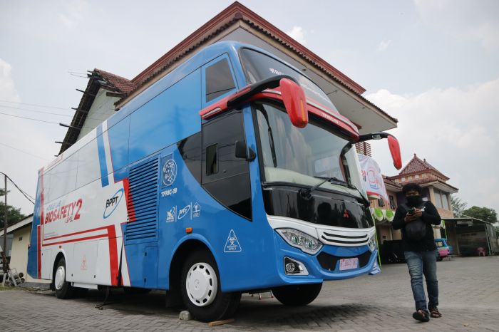 Mobile Laboratorium Bio Safety Level 2 (BSL-2) tipe bus buatan BPPT untuk uji sampel covid-19 keliling