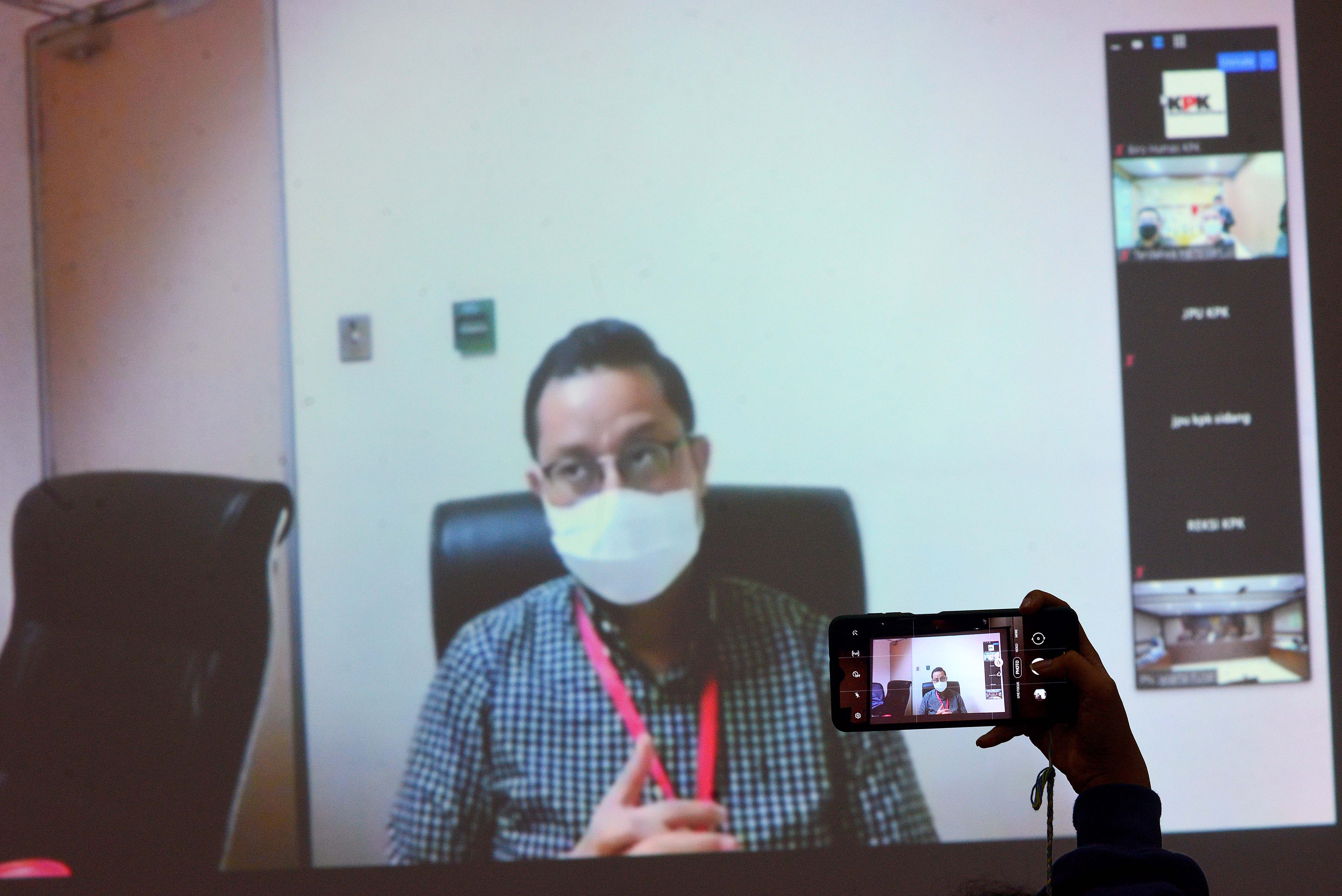 Eks Mensos Juliari Peter Batubara menyampaikan keterangan sebagai saksi dalam sidang virtual di Gedung Komisi KPK Jakarta, Senin (22/3/2021)