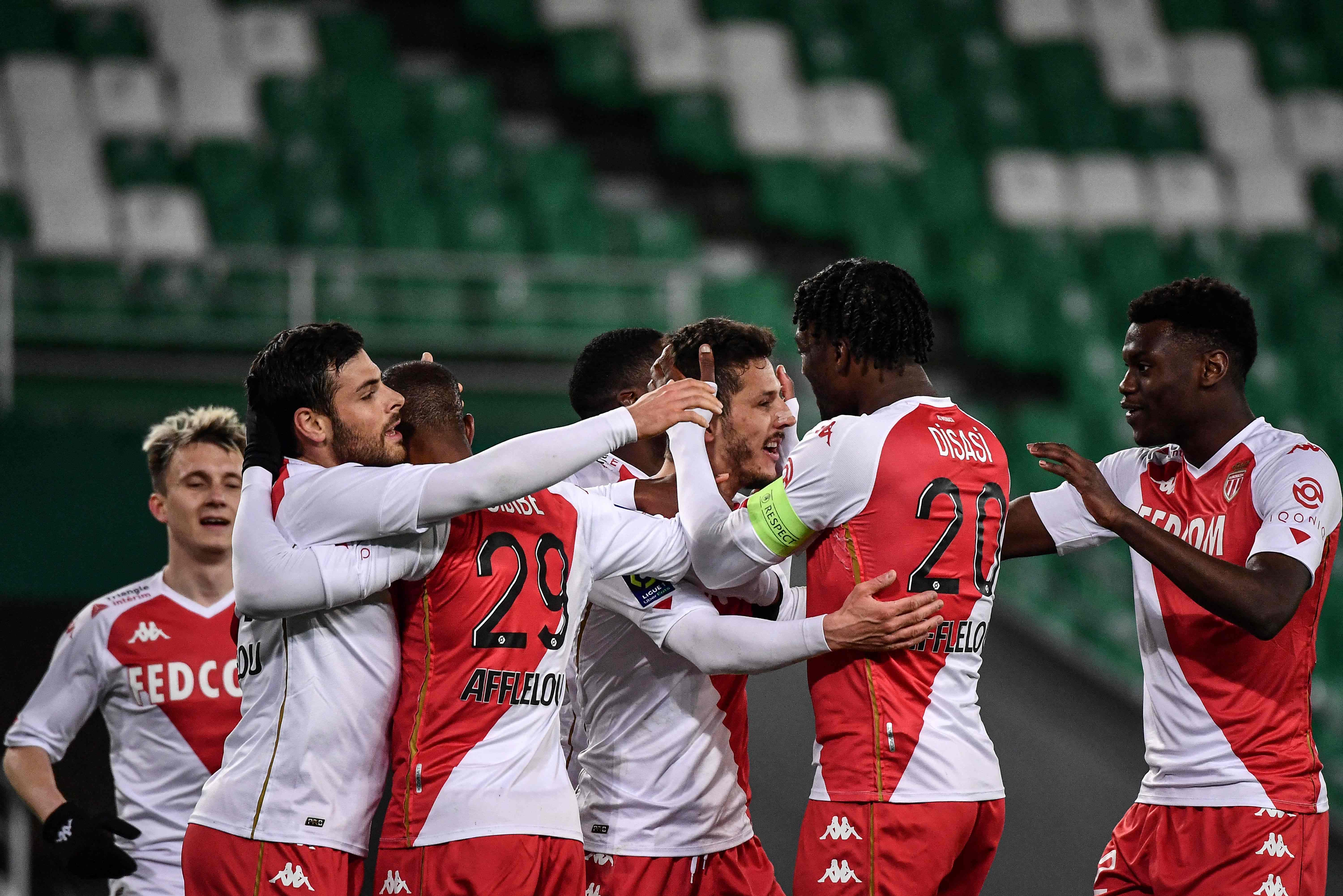 Para pemain Monaco melakukan selebrasi usai mencetak gol ke gawang Saint-Etienne di laga Ligue 1.