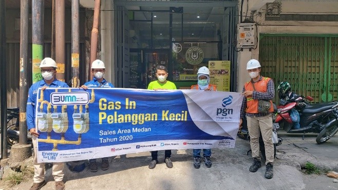  PGN menyalurkan gas bumi ke 11 pelanggan baru sektor pelanggan kecil atau bisa disebut dengan UMKM.